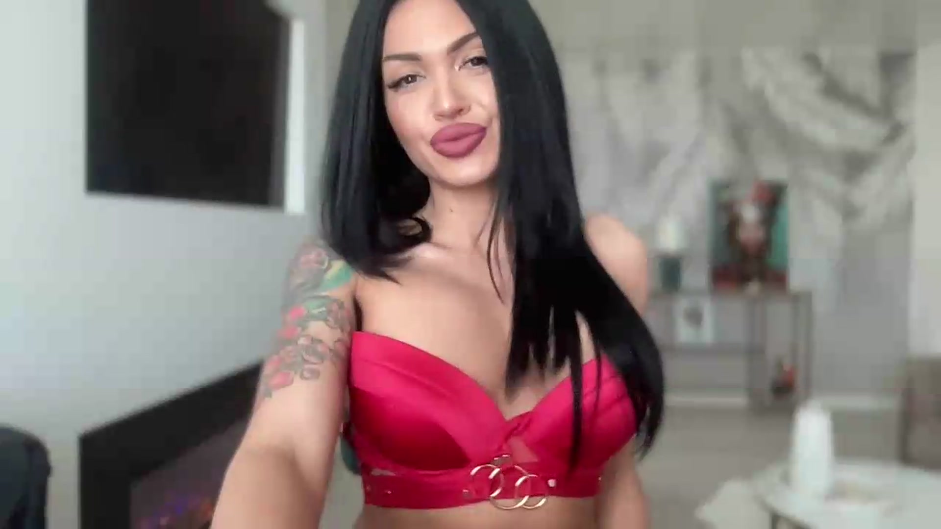 Gallery image thumbnail from BELLADIANA's myfreecams stream on, 05/15/2026, 13:51 image 12 of 20