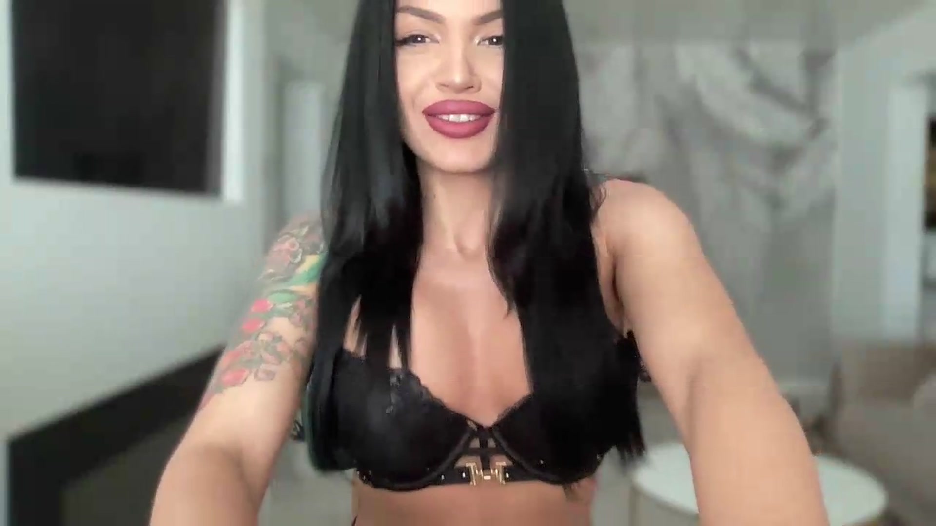 Gallery image thumbnail from BELLADIANA's myfreecams stream on, 05/20/2026, 08:05 image 2 of 20