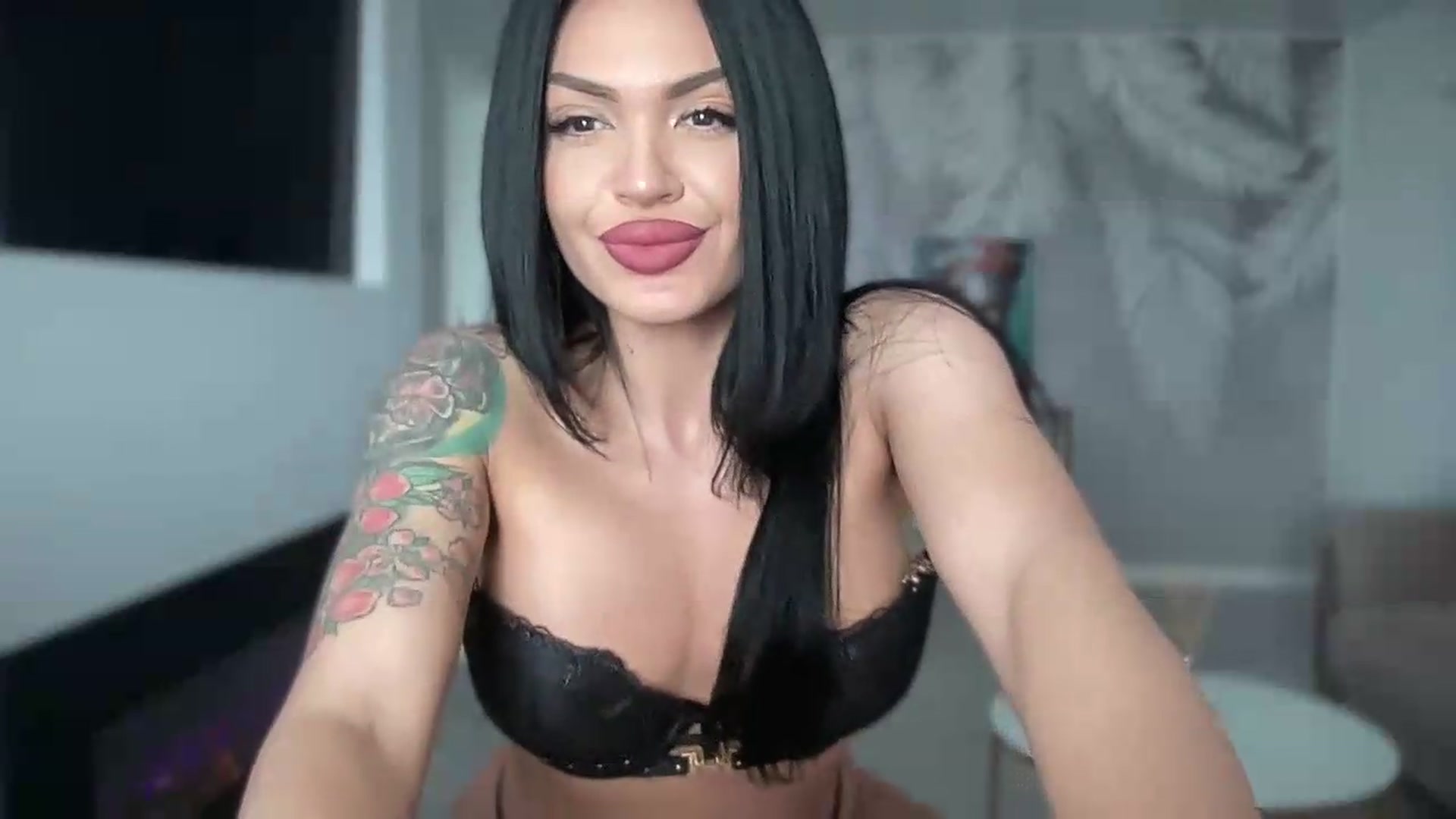 Gallery image thumbnail from BELLADIANA's myfreecams stream on, 05/20/2026, 11:21 image 9 of 20