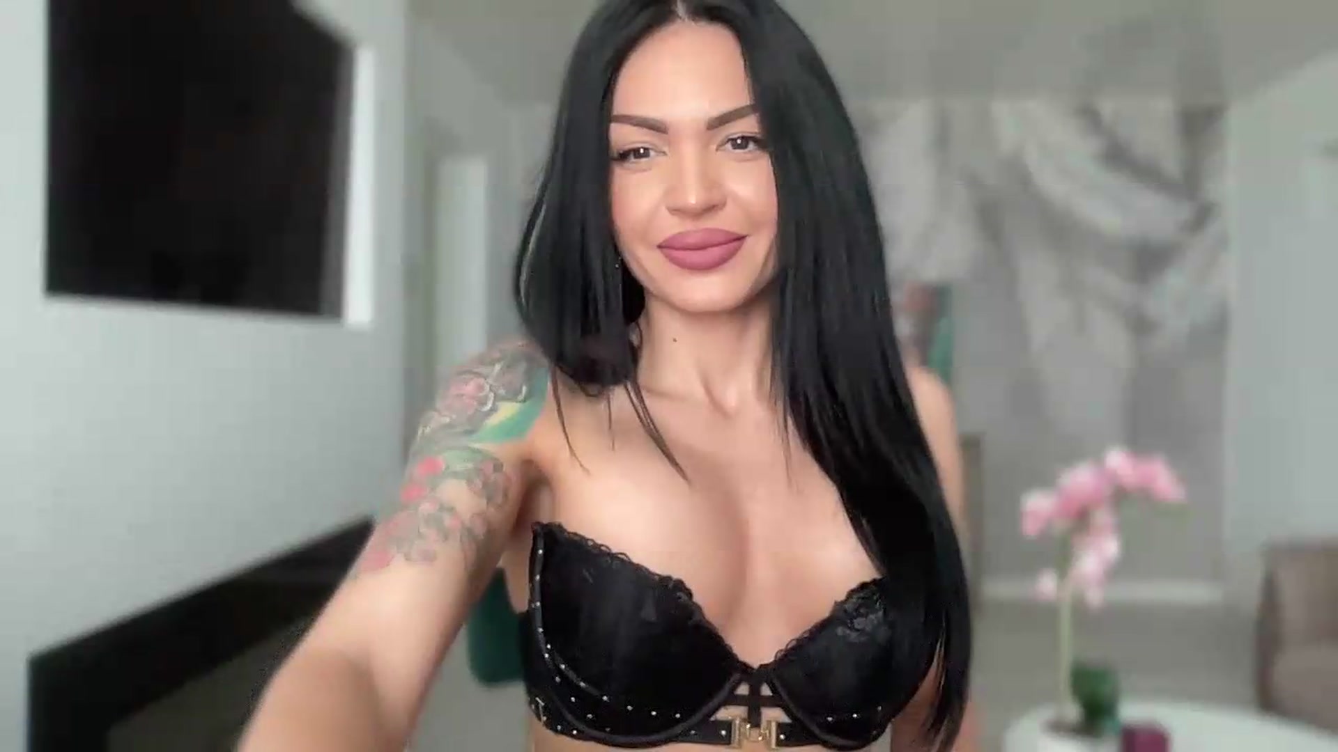 Gallery image thumbnail from BELLADIANA's myfreecams stream on, 07/07/2026, 10:41 image 18 of 20