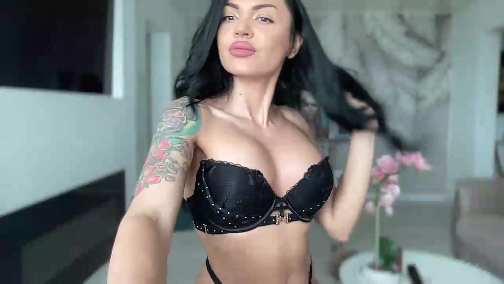 Gallery image thumbnail from BELLADIANA's myfreecams stream on, 07/14/2026, 09:43 image 14 of 20