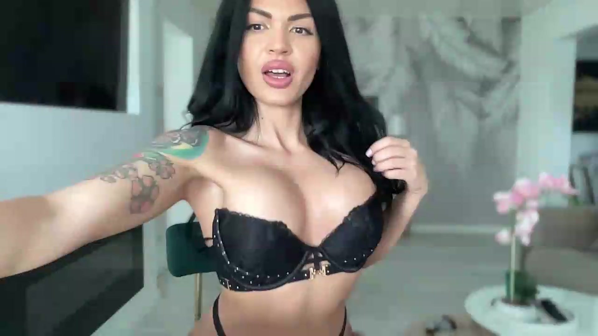 Gallery image thumbnail from BELLADIANA's myfreecams stream on, 07/14/2026, 13:32 image 7 of 20
