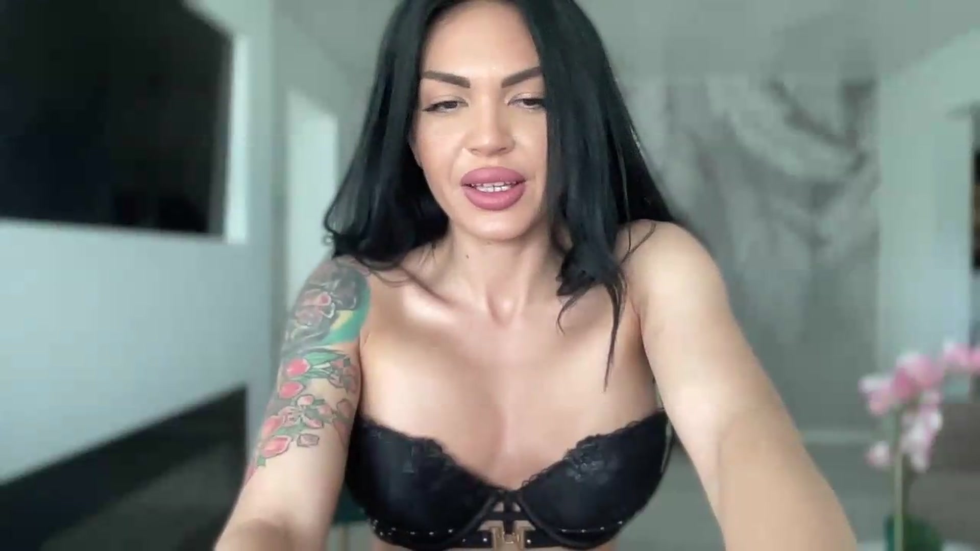 Gallery image thumbnail from BELLADIANA's myfreecams stream on, 07/14/2026, 13:32 image 5 of 20