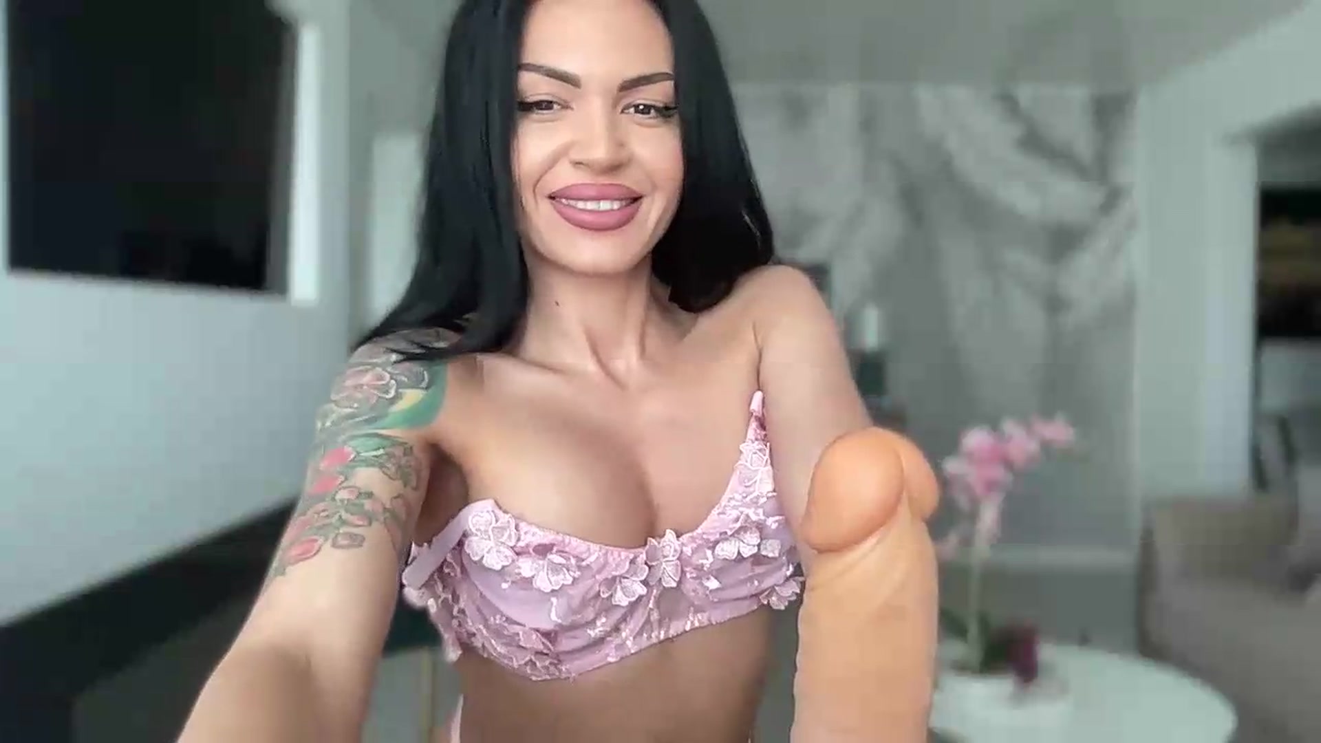 Gallery image thumbnail from BELLADIANA's myfreecams stream on, 07/15/2026, 12:09 image 4 of 20
