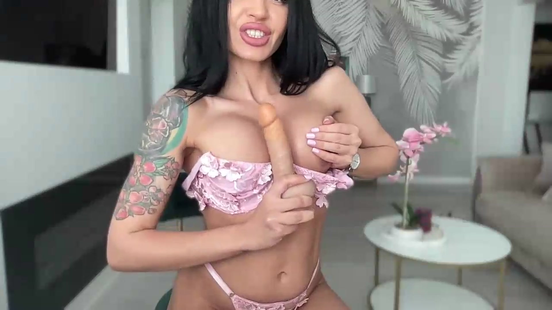 Gallery image thumbnail from BELLADIANA's myfreecams stream on, 07/15/2026, 12:09 image 5 of 20