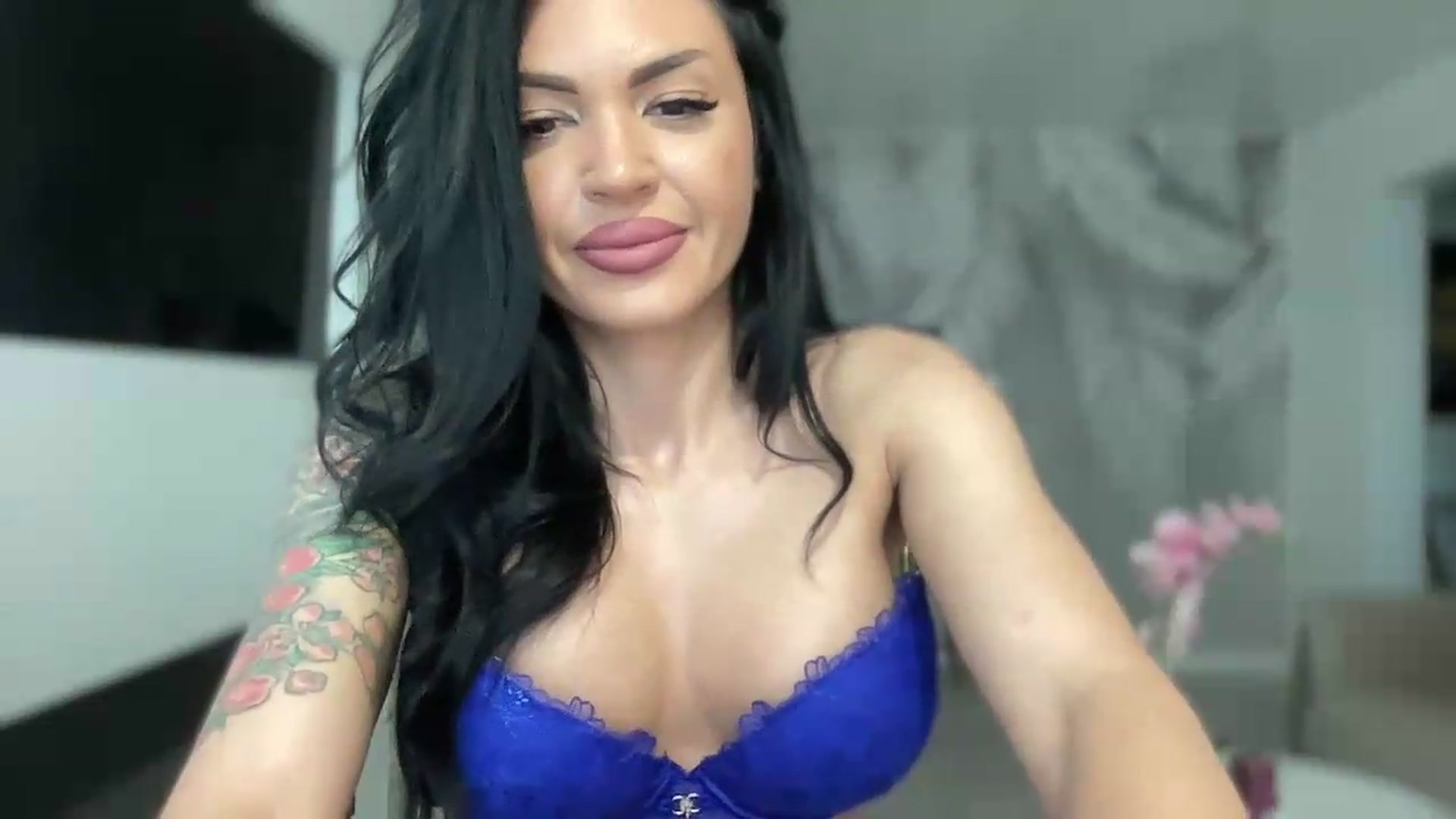 Gallery image thumbnail from BELLADIANA's myfreecams stream on, 07/16/2026, 16:45 image 18 of 20