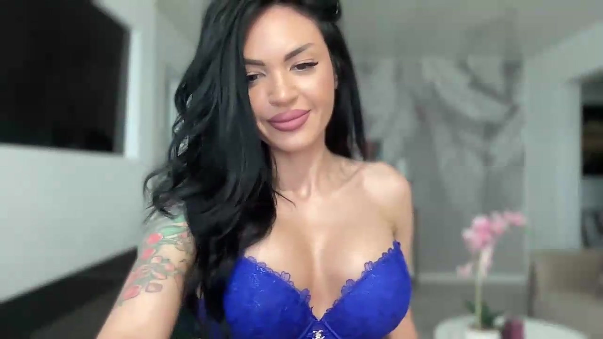 Gallery image thumbnail from BELLADIANA's myfreecams stream on, 07/16/2026, 16:45 image 11 of 20