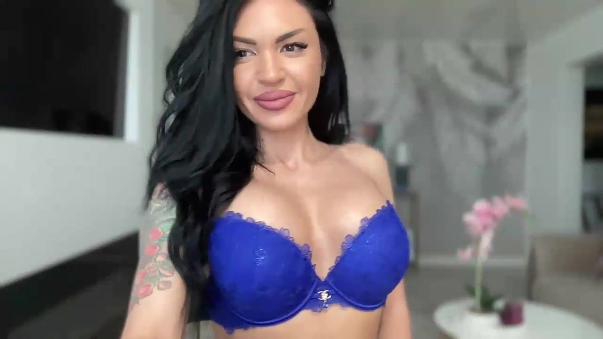 Gallery image thumbnail from BELLADIANA's myfreecams stream on, 07/16/2026, 16:45 image 9 of 20