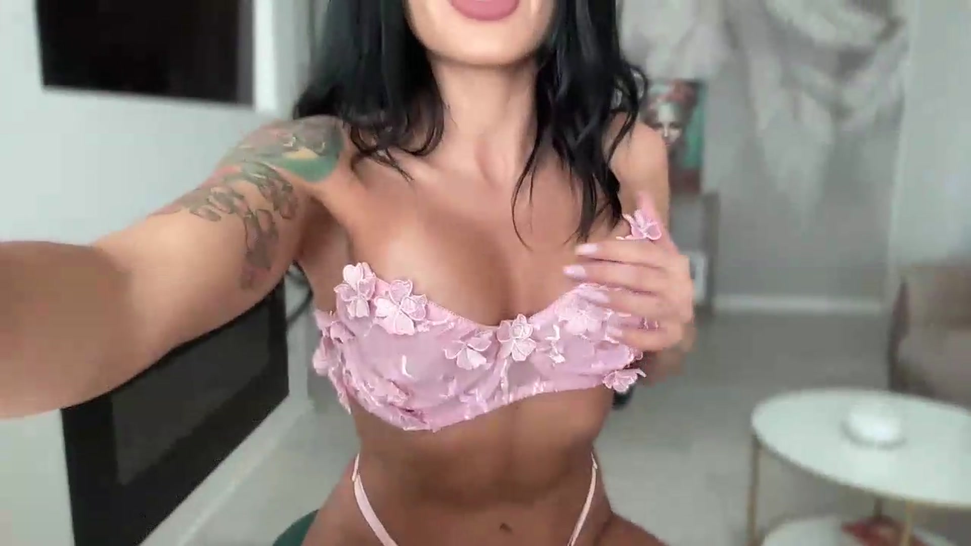 Gallery image thumbnail from BELLADIANA's myfreecams stream on, 07/31/2026, 10:14 image 16 of 20