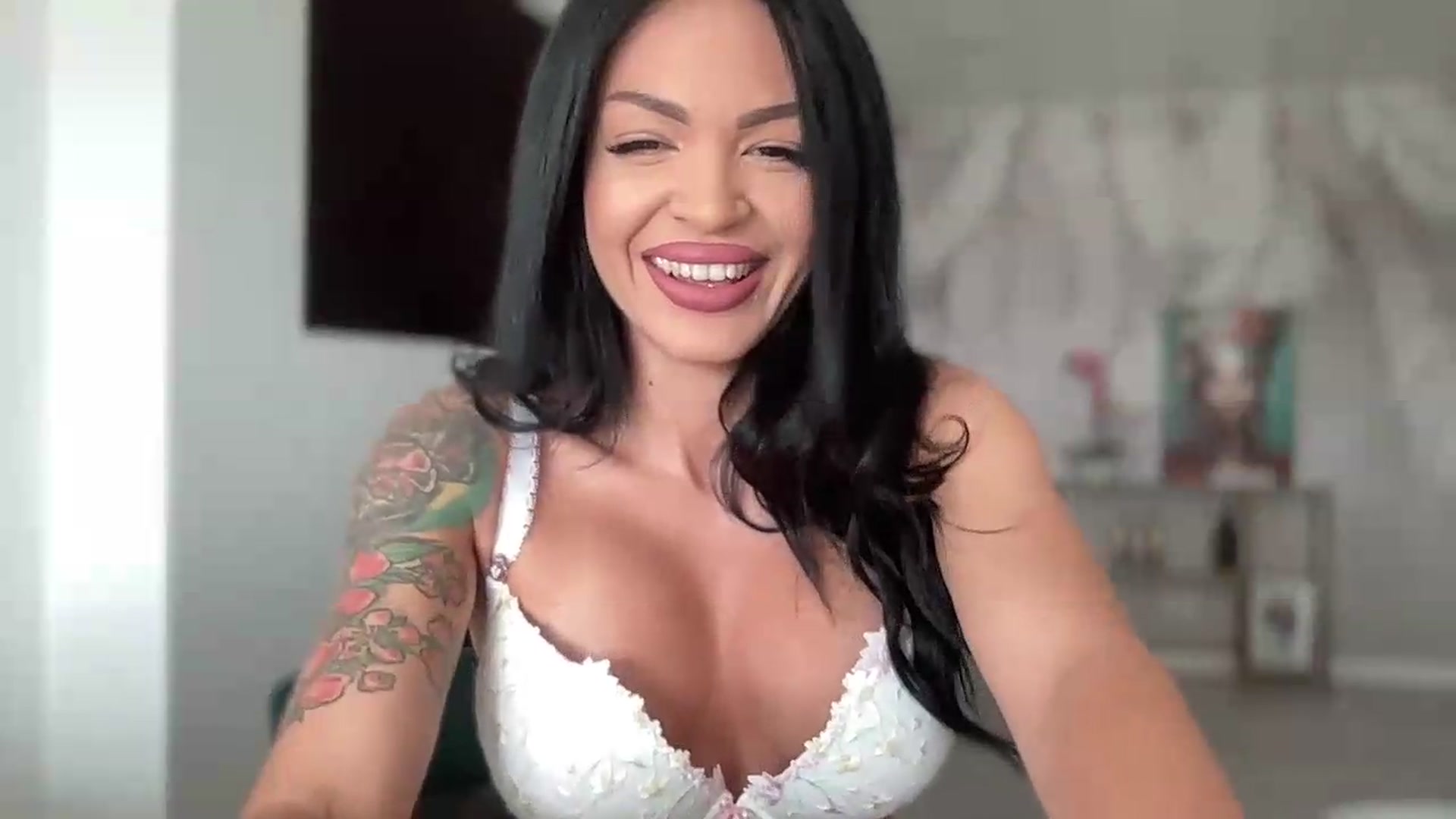 Gallery image thumbnail from BELLADIANA's myfreecams stream on, 08/07/2026, 09:20 image 9 of 20