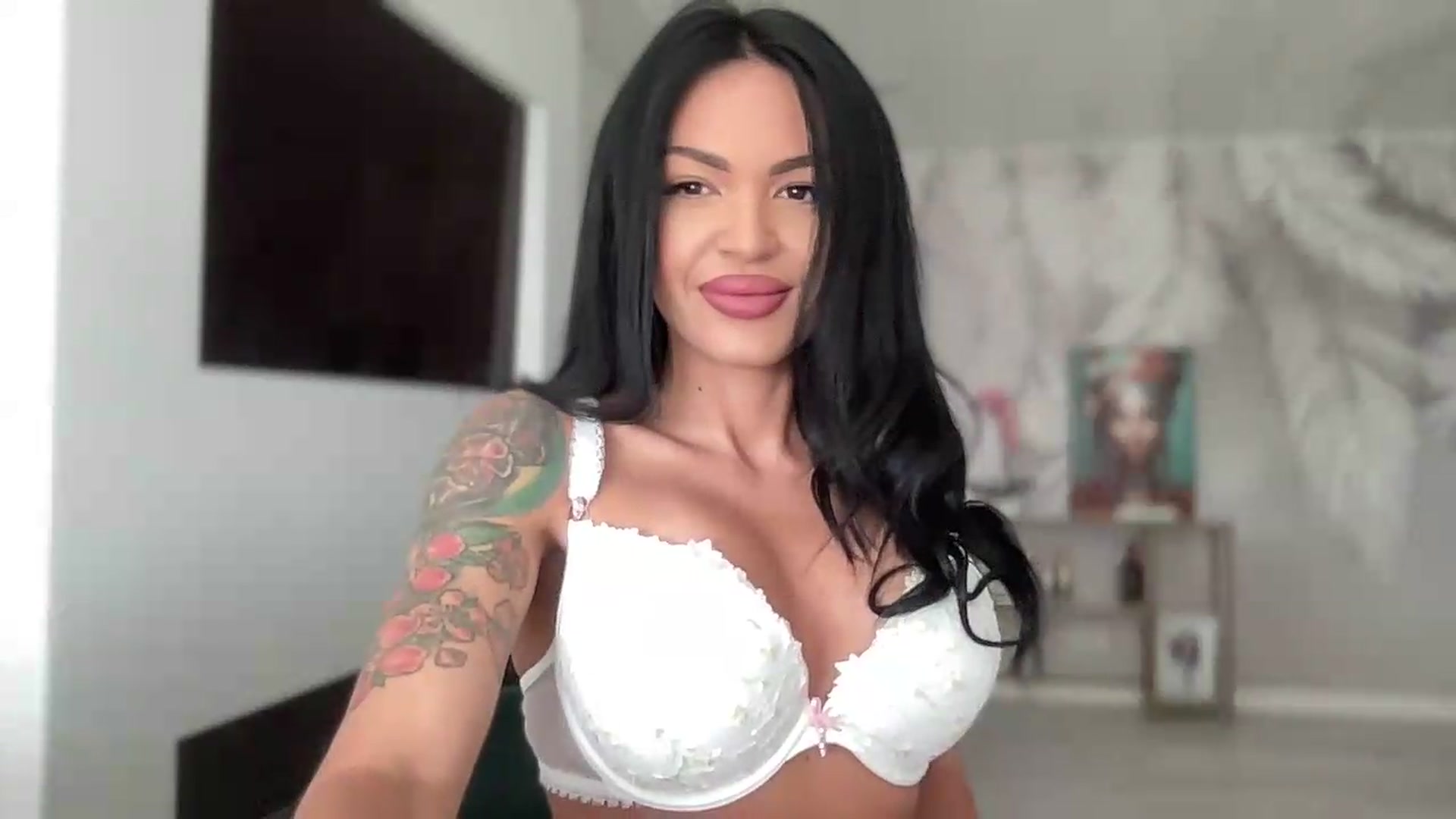 Gallery image thumbnail from BELLADIANA's myfreecams stream on, 08/07/2026, 09:20 image 6 of 20