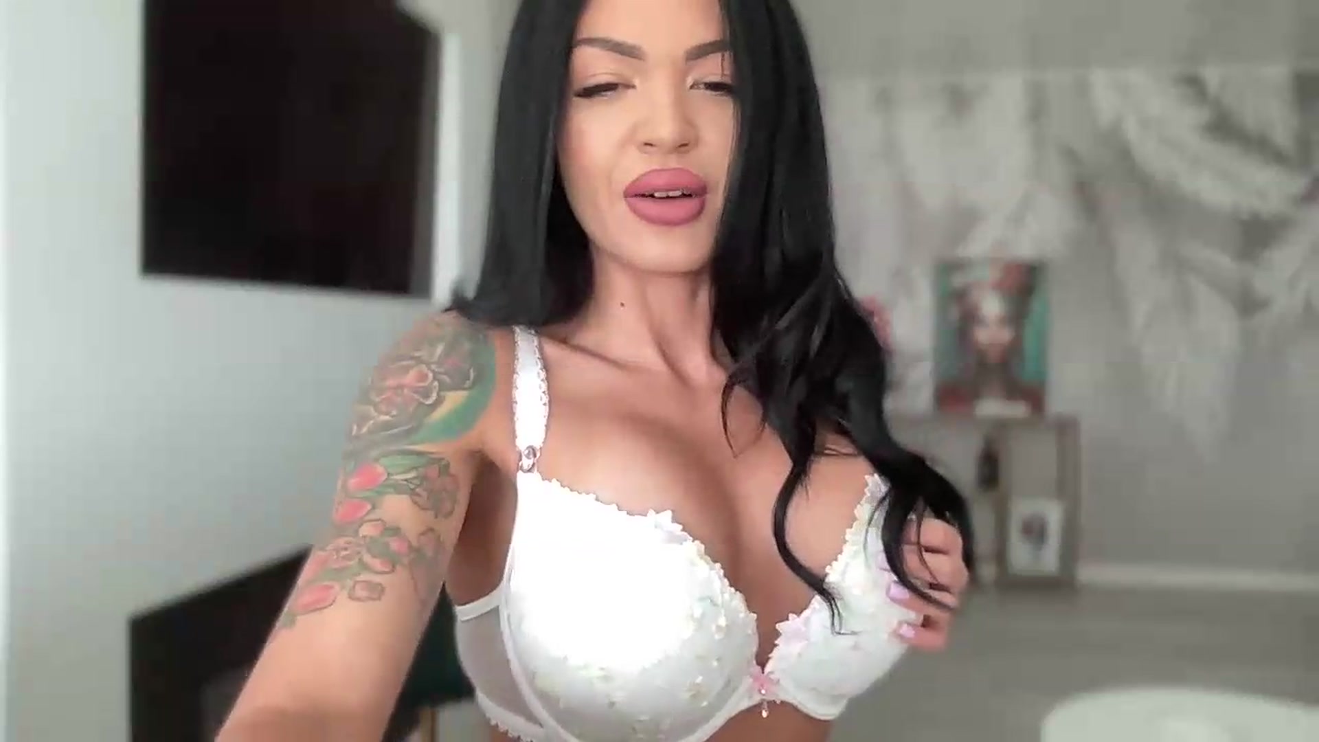 Gallery image thumbnail from BELLADIANA's myfreecams stream on, 08/07/2026, 09:20 image 4 of 20