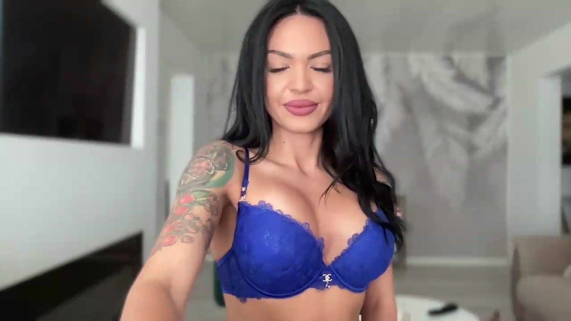 Gallery image thumbnail from BELLADIANA's myfreecams stream on, 08/11/2026, 09:40 image 6 of 20