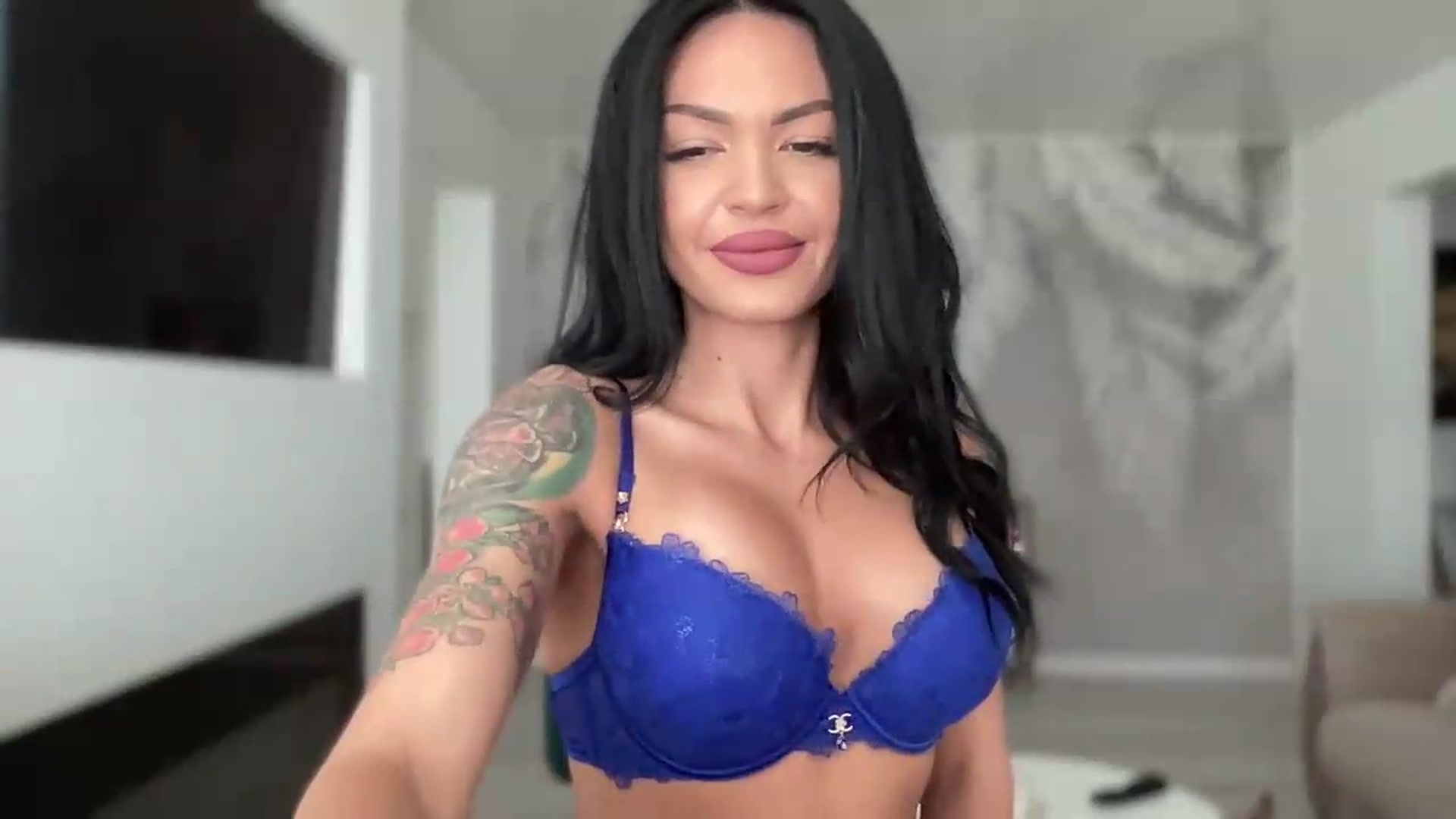 Gallery image thumbnail from BELLADIANA's myfreecams stream on, 08/11/2026, 09:40 image 7 of 20