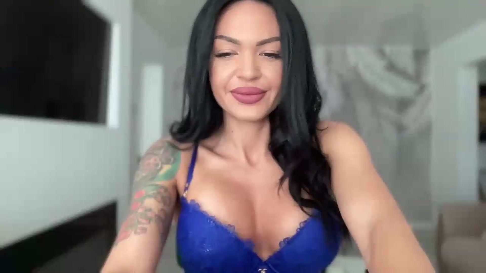 Gallery image thumbnail from BELLADIANA's myfreecams stream on, 08/11/2026, 09:40 image 18 of 20