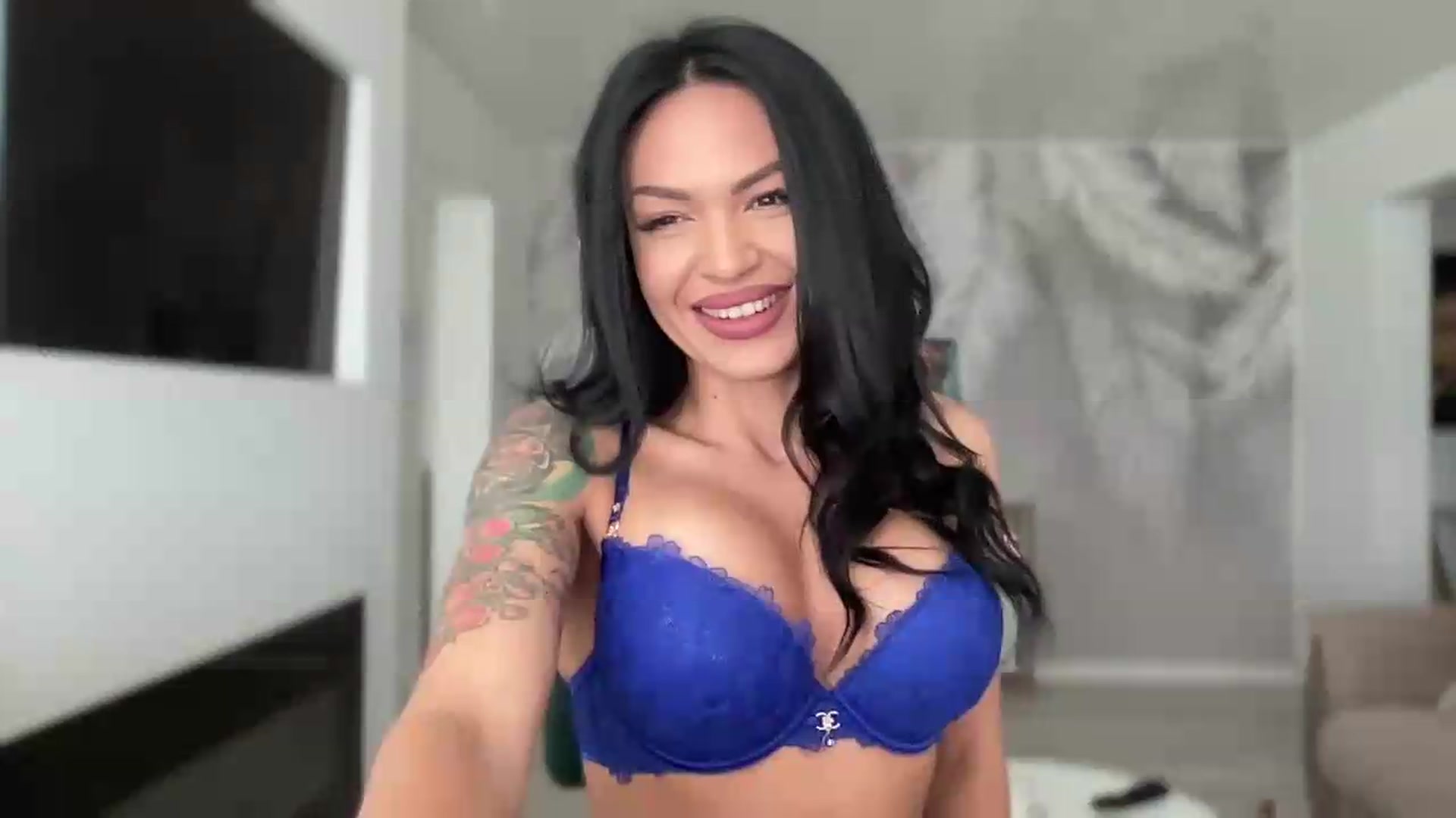 Gallery image thumbnail from BELLADIANA's myfreecams stream on, 08/11/2026, 09:40 image 12 of 20
