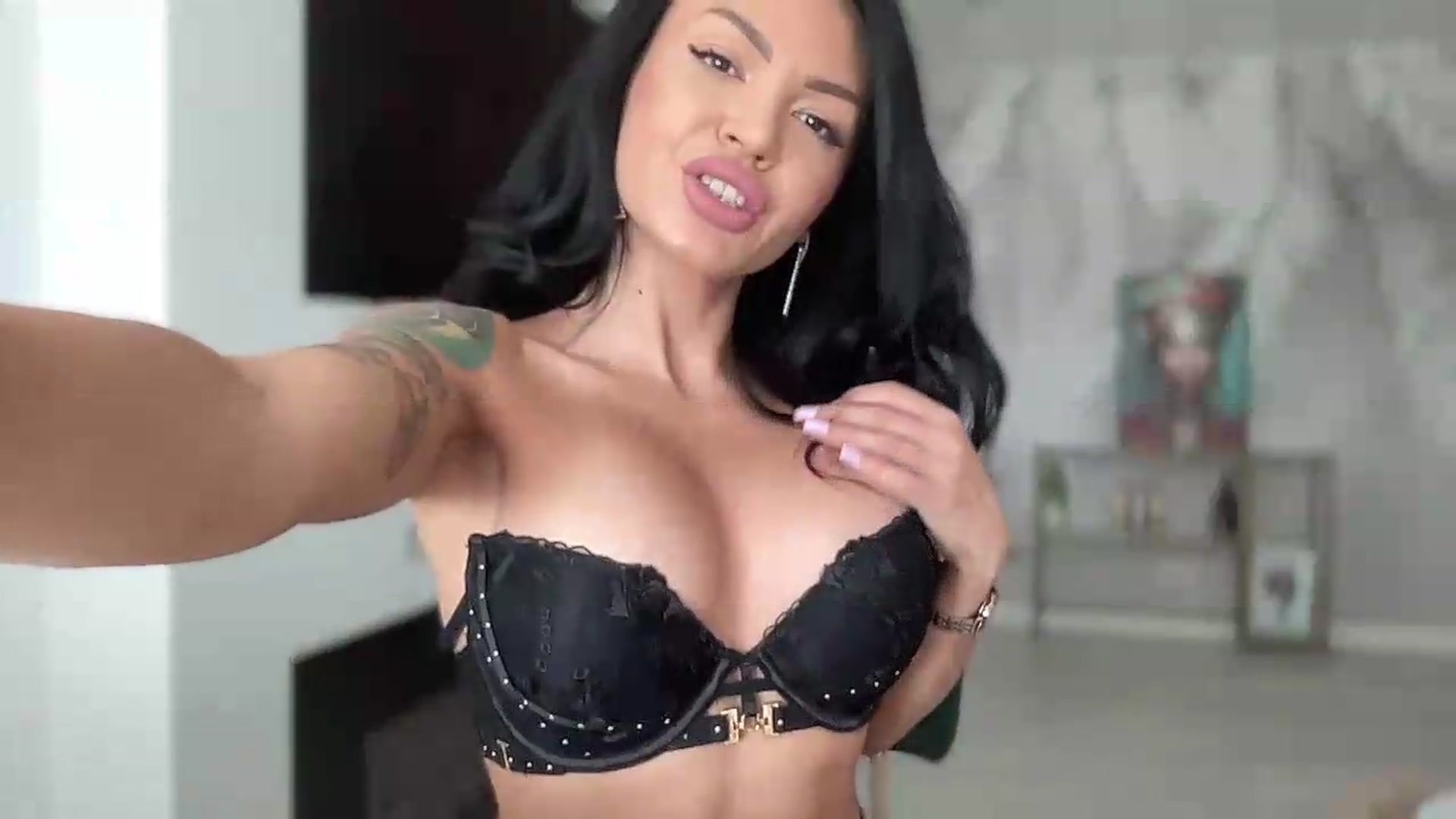 Gallery image thumbnail from BELLADIANA's myfreecams stream on, 08/12/2026, 09:23 image 19 of 20
