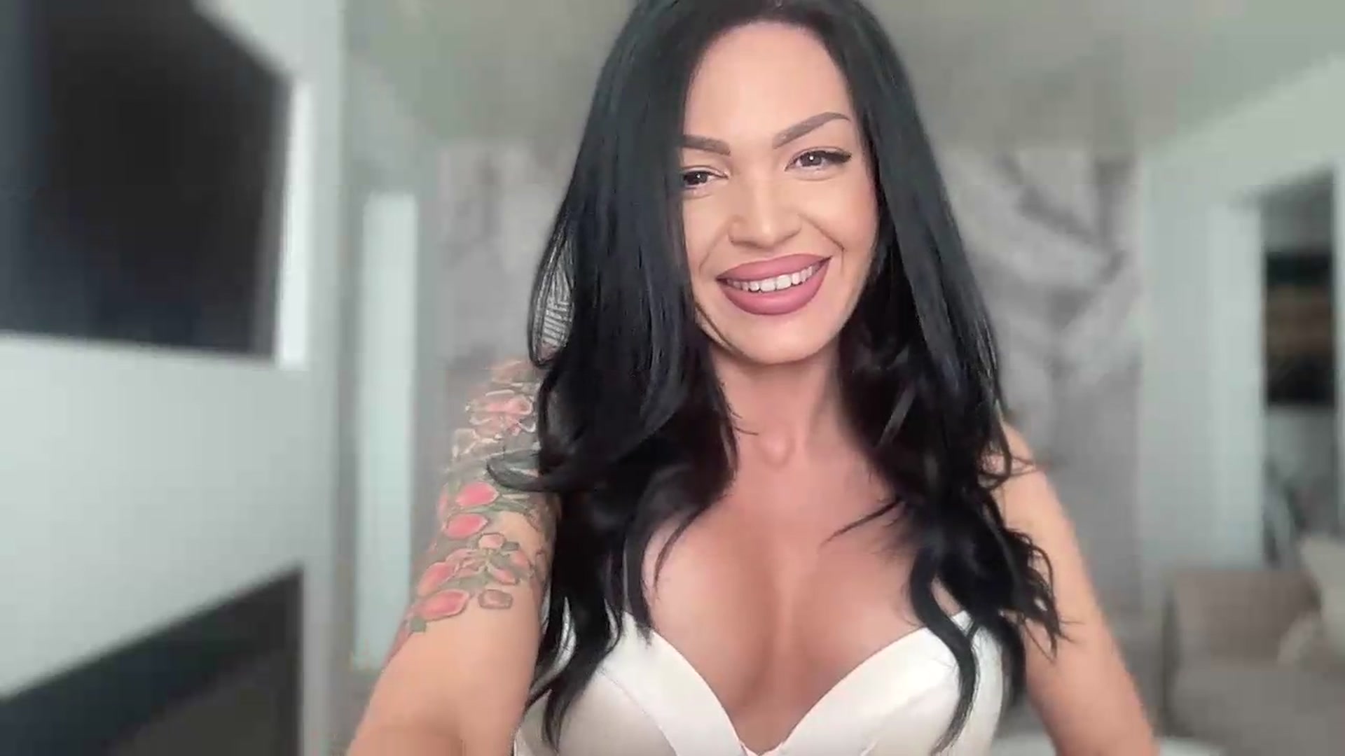 Gallery image thumbnail from BELLADIANA's myfreecams stream on, 08/18/2026, 08:19 image 2 of 20