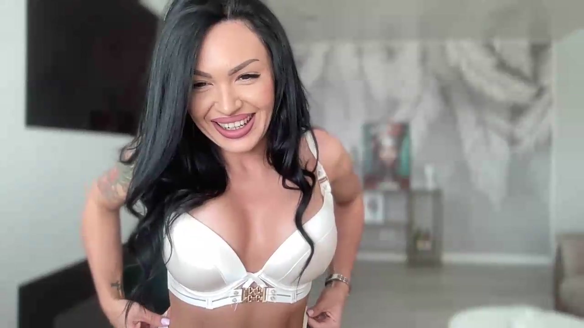 Gallery image thumbnail from BELLADIANA's myfreecams stream on, 08/18/2026, 09:27 image 18 of 20
