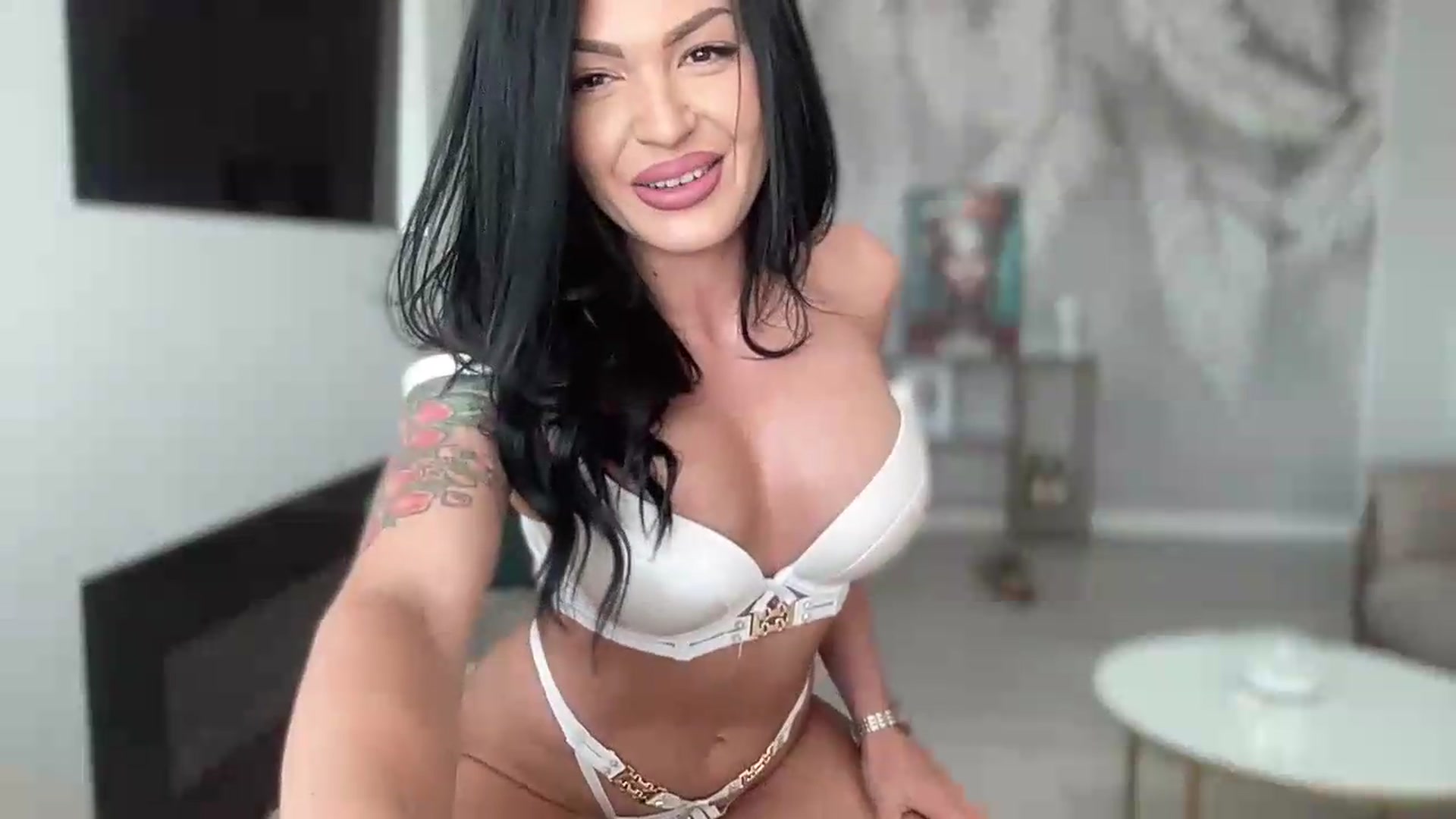 Gallery image thumbnail from BELLADIANA's myfreecams stream on, 08/18/2026, 09:27 image 3 of 20