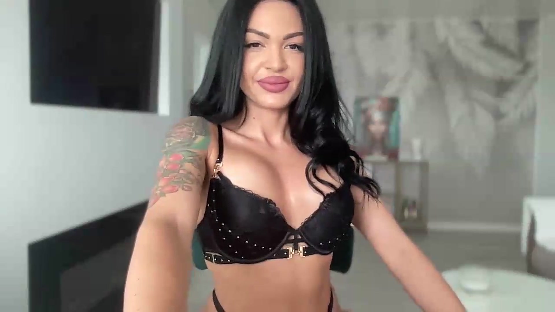 Gallery image thumbnail from BELLADIANA's myfreecams stream on, 08/19/2026, 09:10 image 11 of 20