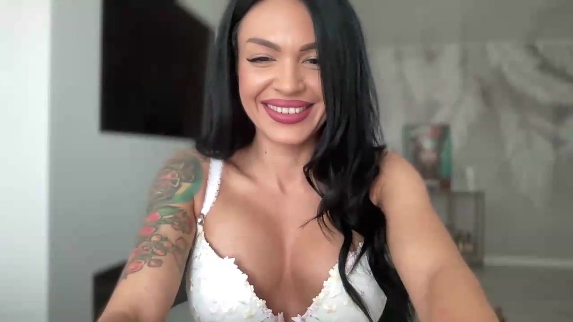 Gallery image thumbnail from BELLADIANA's myfreecams stream on, 08/21/2026, 12:02 image 5 of 20