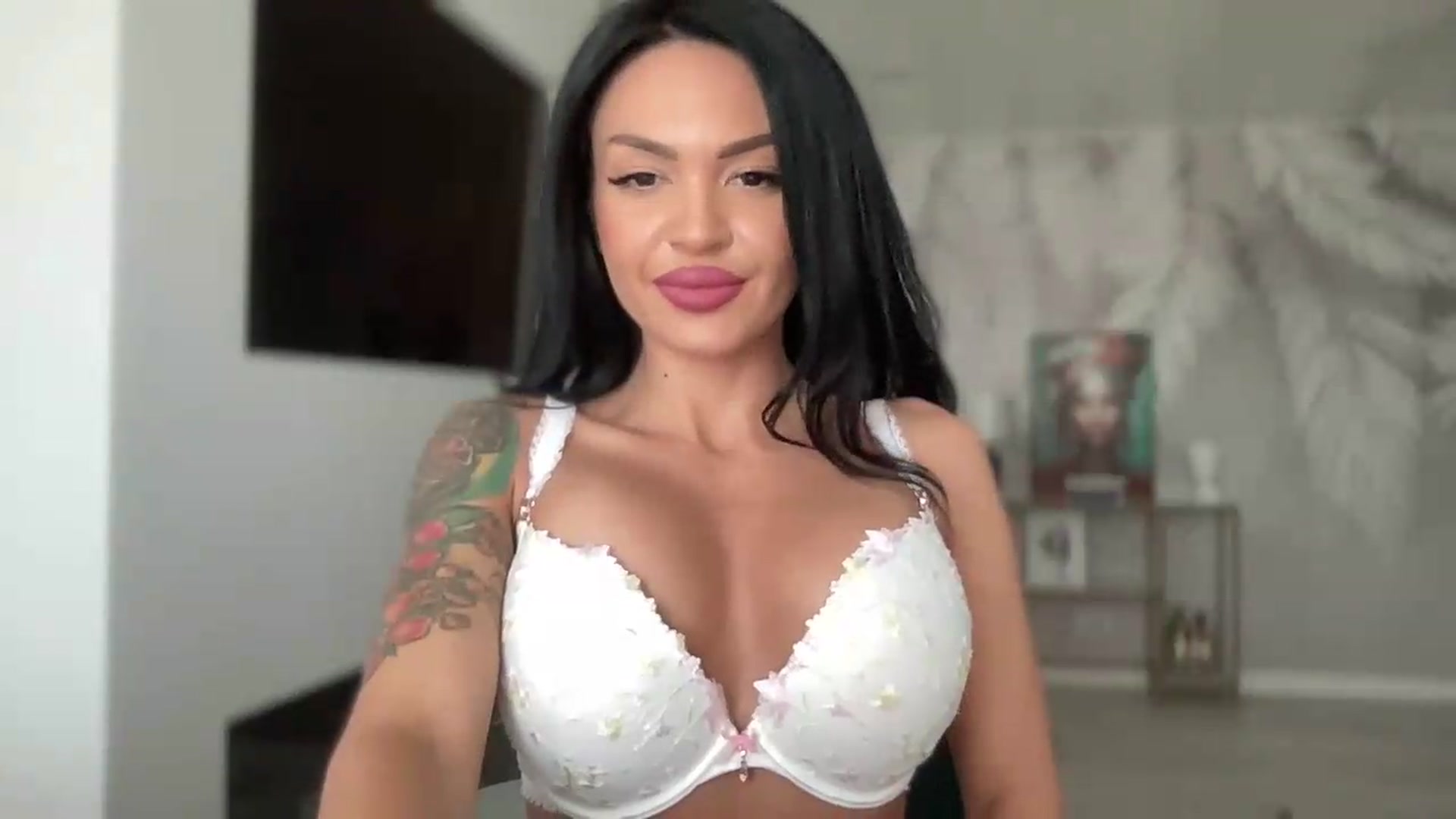 Gallery image thumbnail from BELLADIANA's myfreecams stream on, 08/21/2026, 12:02 image 15 of 20