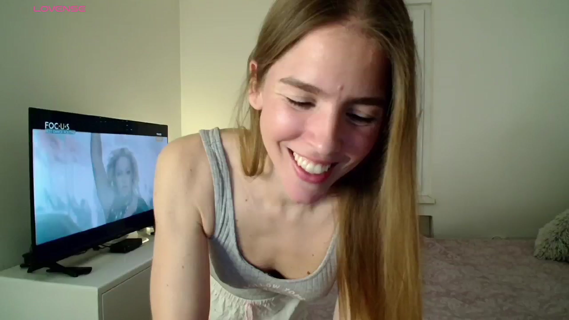 Gallery image thumbnail from BELLA_'s myfreecams stream on, 05/01/2026, 20:15 image 2 of 20