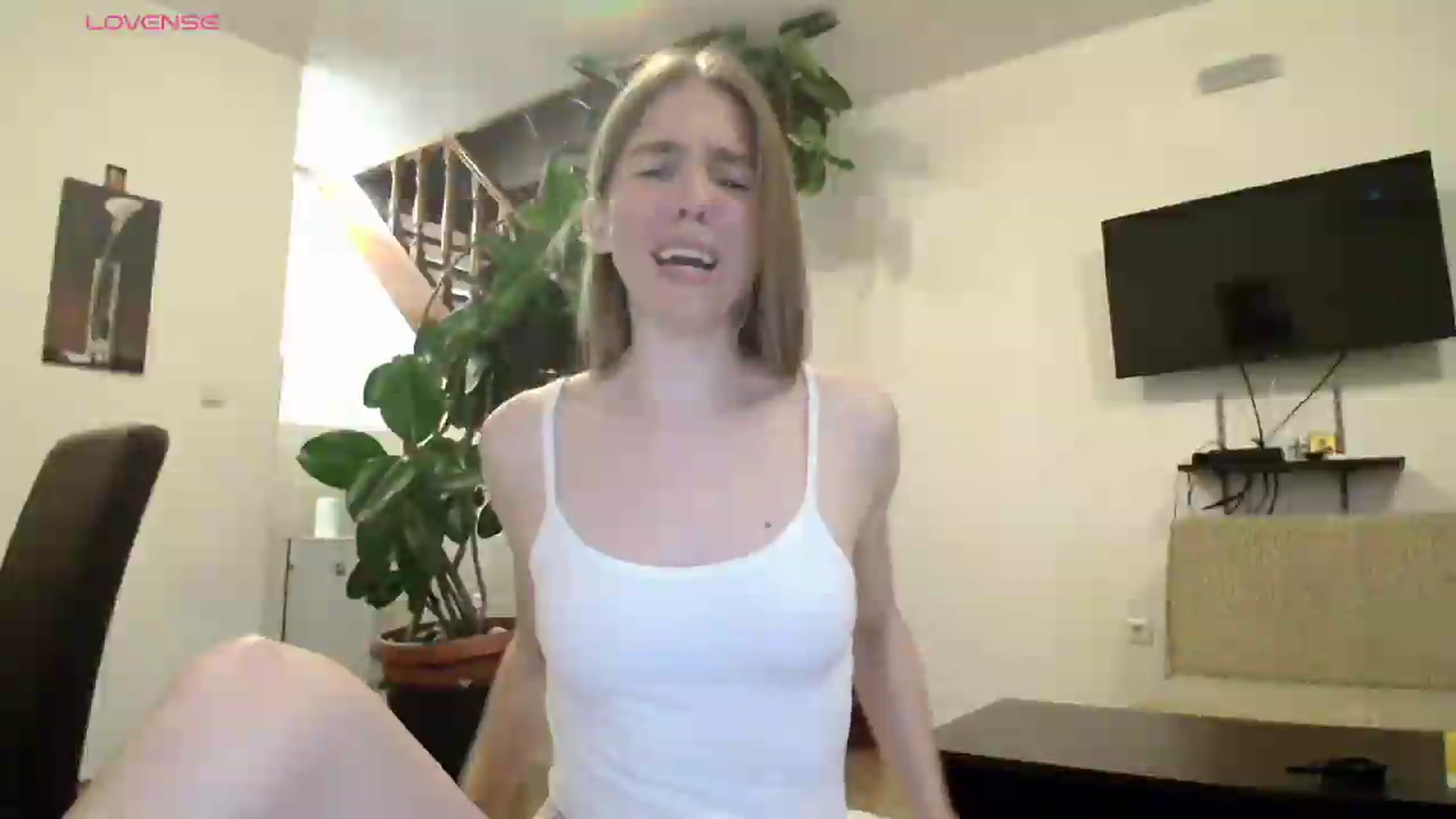 Gallery image thumbnail from BELLA_'s myfreecams stream on, 05/06/2026, 19:06 image 9 of 20
