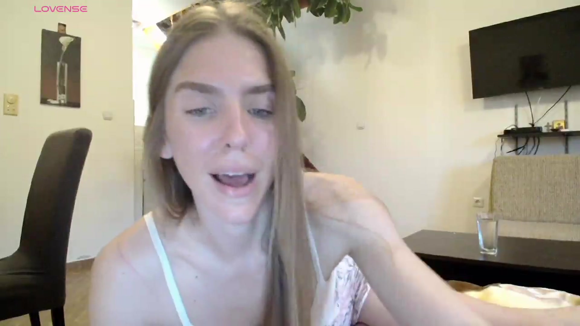 Gallery image thumbnail from BELLA_'s myfreecams stream on, 05/06/2026, 19:06 image 3 of 20
