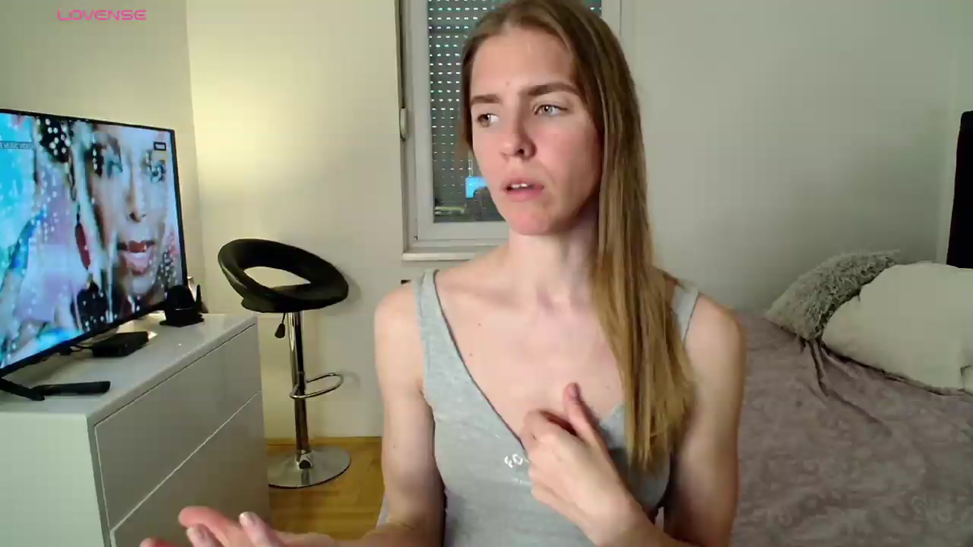 Gallery image thumbnail from BELLA_'s myfreecams stream on, 05/14/2026, 18:19 image 10 of 20