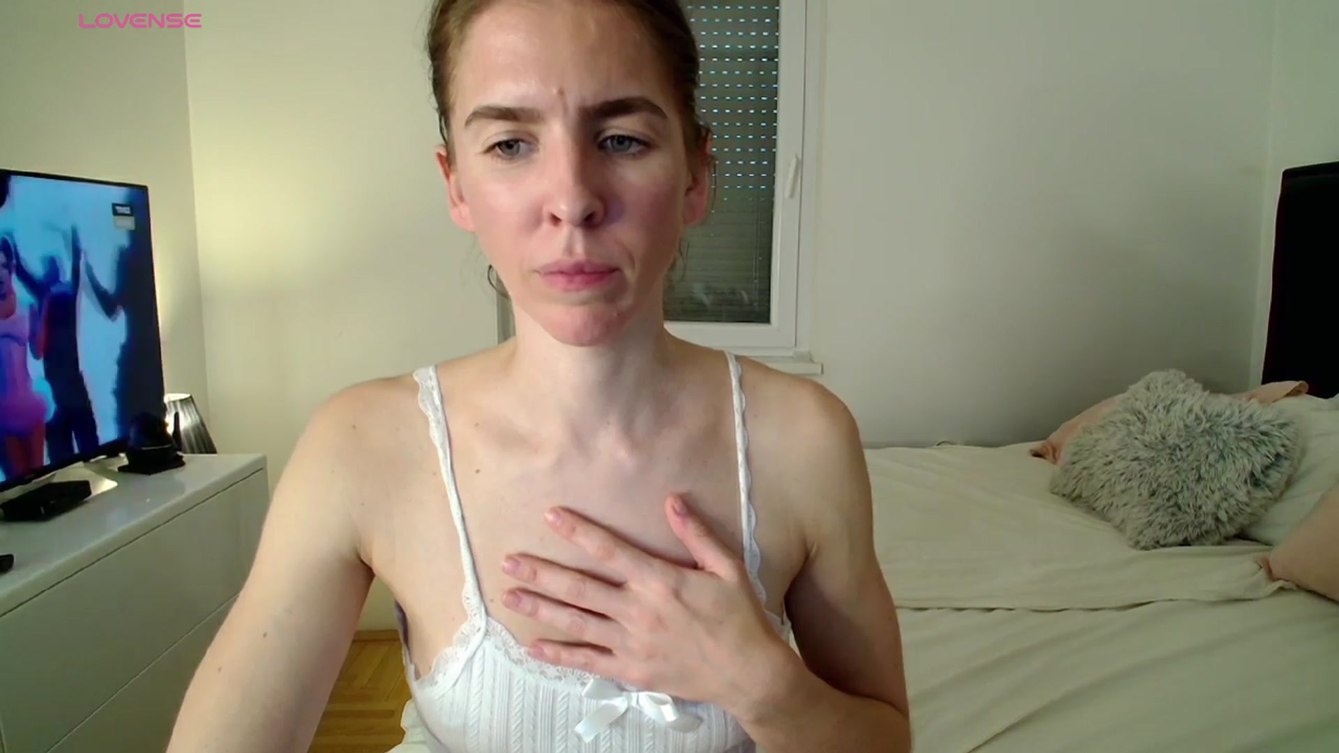 Gallery image thumbnail from BELLA_'s myfreecams stream on, 06/05/2026, 18:17 image 19 of 20