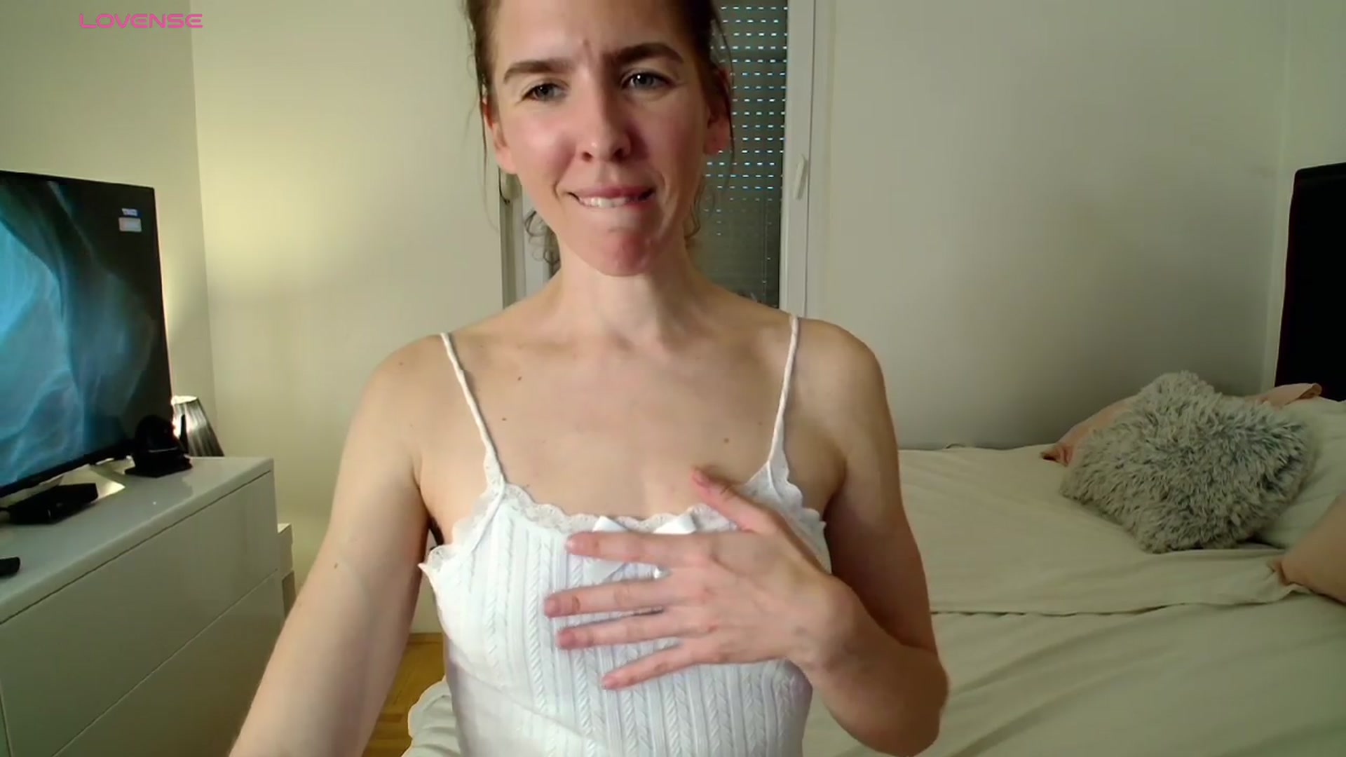 Gallery image thumbnail from BELLA_'s myfreecams stream on, 06/05/2026, 18:17 image 17 of 20