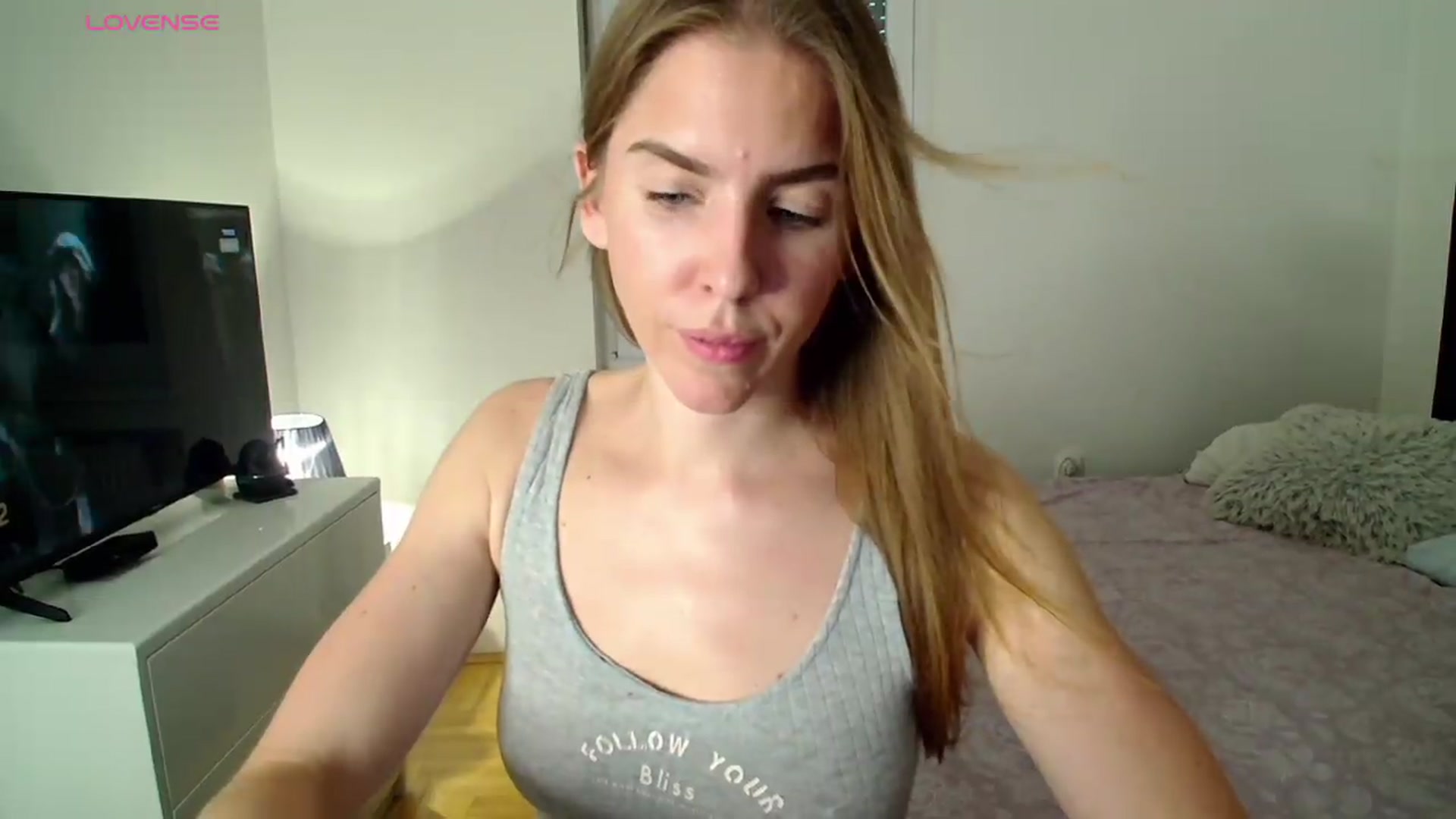 Gallery image thumbnail from BELLA_'s myfreecams stream on, 08/11/2026, 18:13 image 2 of 20