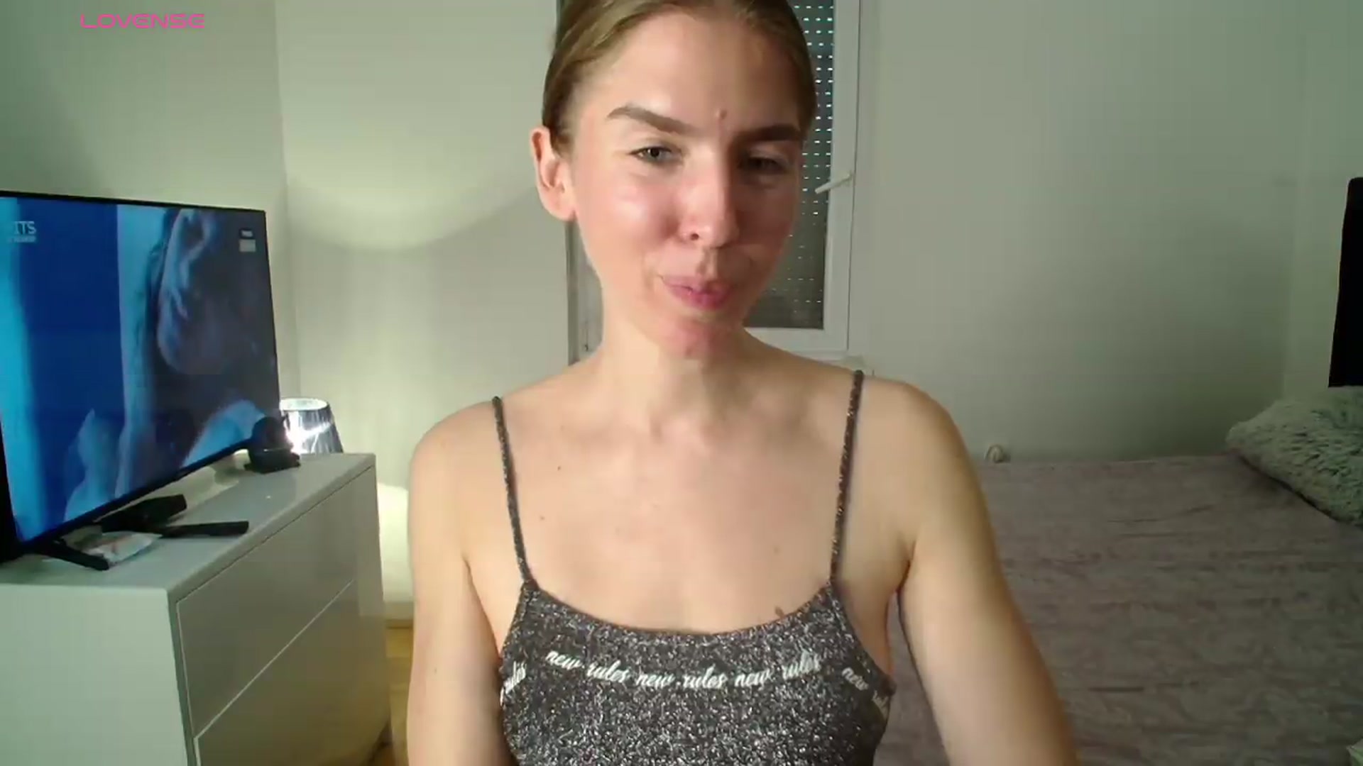 Gallery image thumbnail from BELLA_'s myfreecams stream on, 08/18/2026, 17:19 image 2 of 20