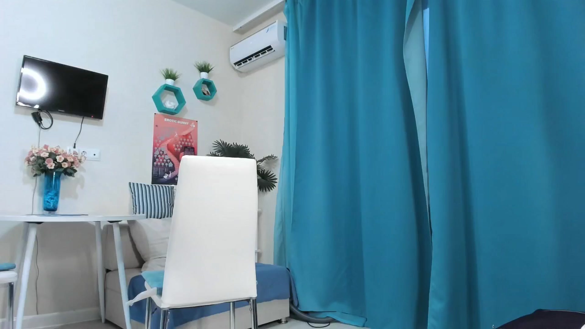Gallery image thumbnail from BELLA_ROSEMAR's myfreecams stream on, 10/15/2025, 15:26 image 1 of 20