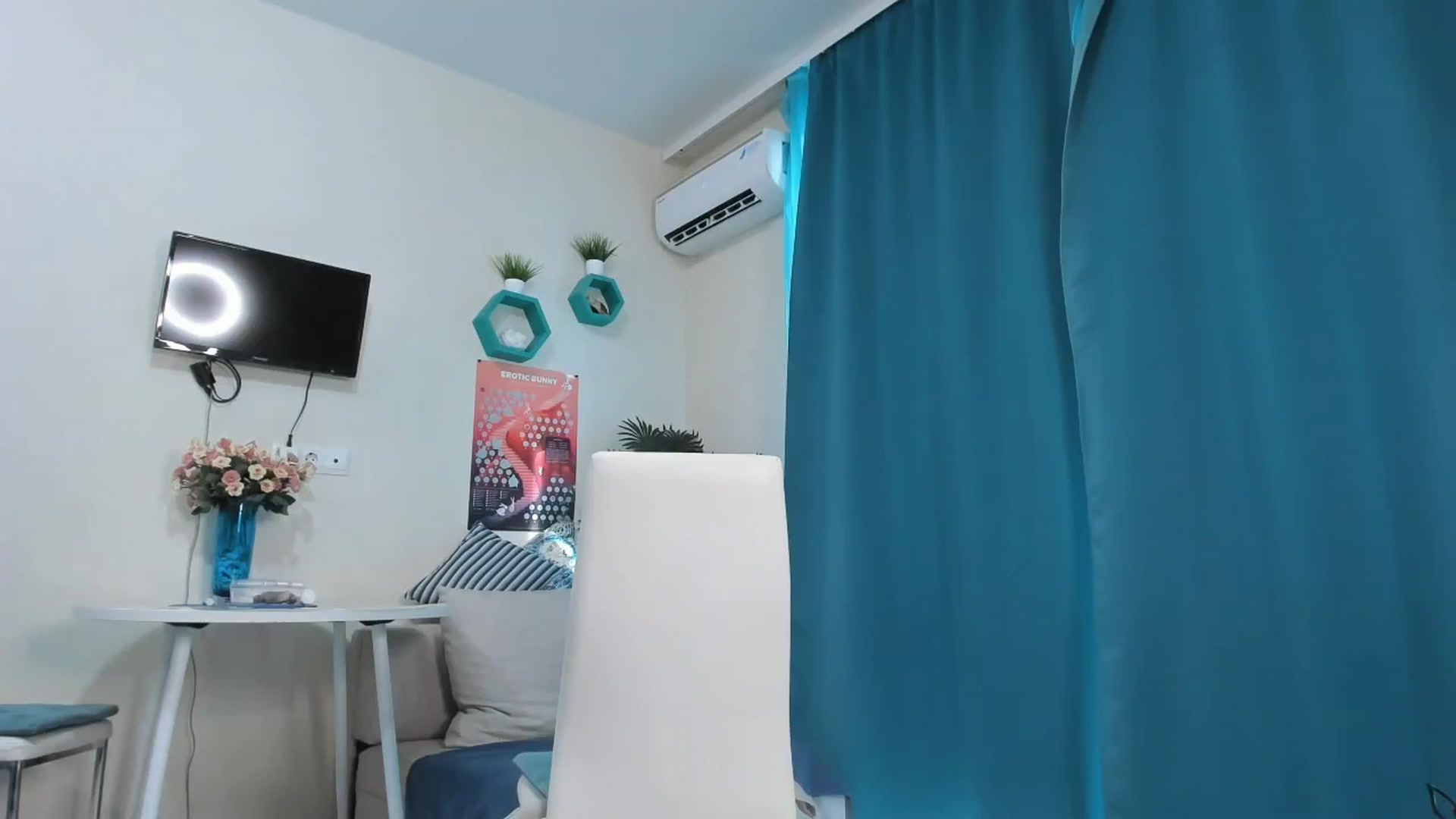 Gallery image thumbnail from BELLA_ROSEMAR's myfreecams stream on, 10/16/2025, 12:20 image 11 of 20
