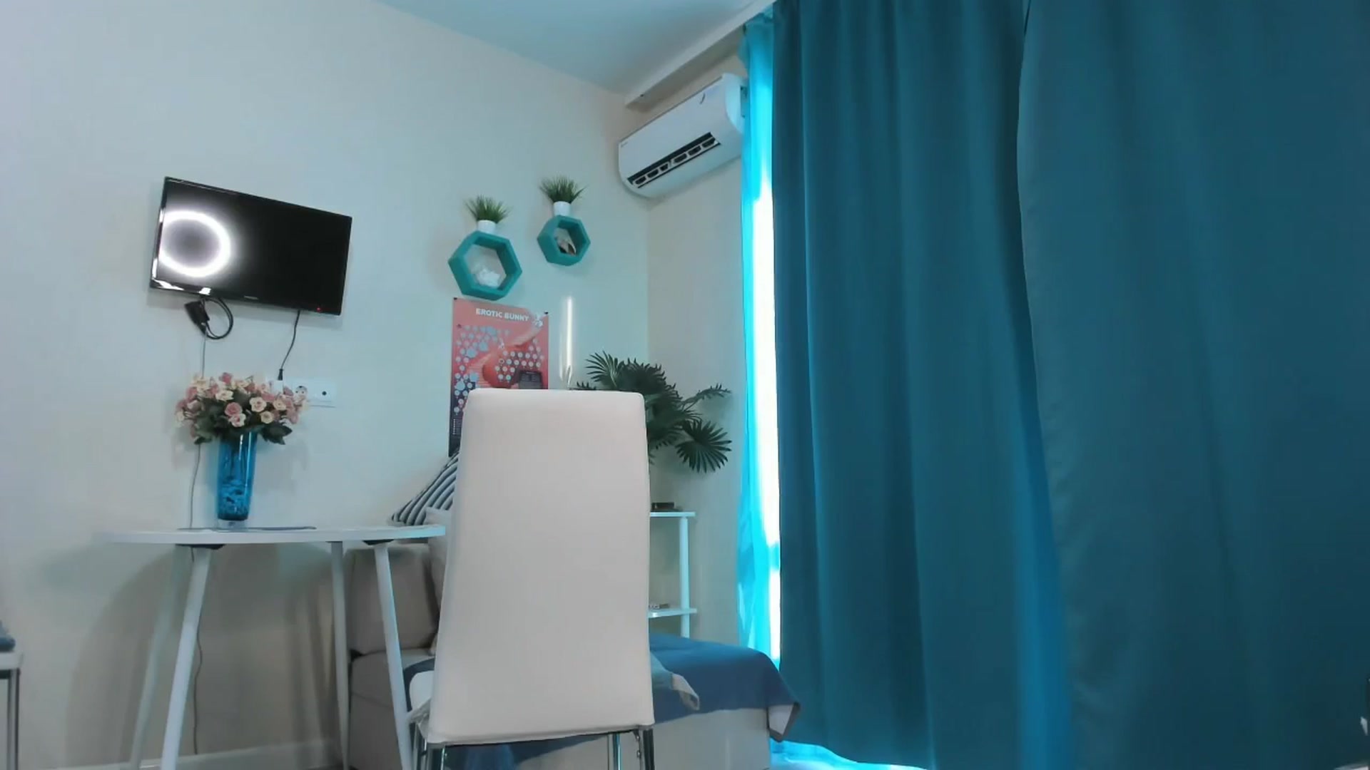 Gallery image thumbnail from BELLA_ROSEMAR's myfreecams stream on, 10/17/2025, 13:36 image 9 of 20