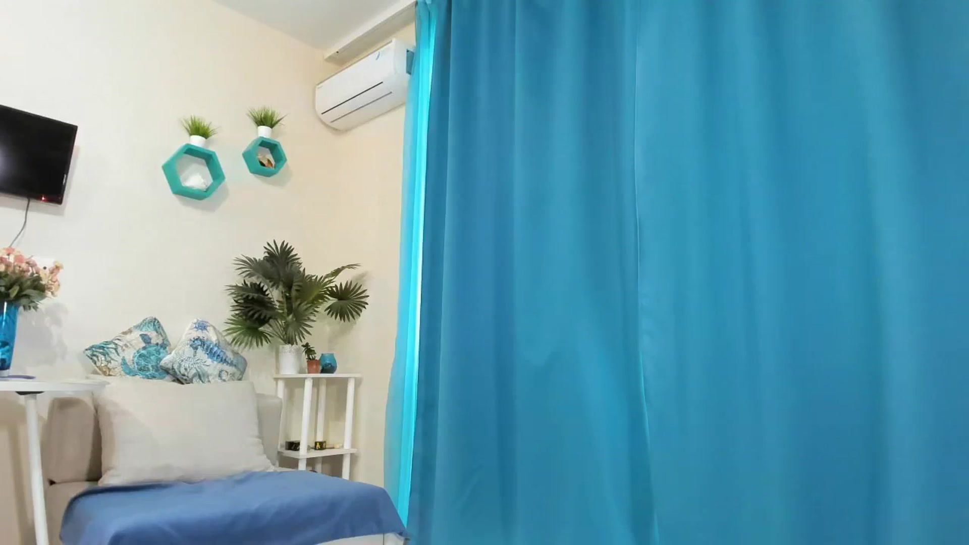 Gallery image thumbnail from BELLA_ROSEMAR's myfreecams stream on, 03/14/2026, 14:45 image 3 of 20
