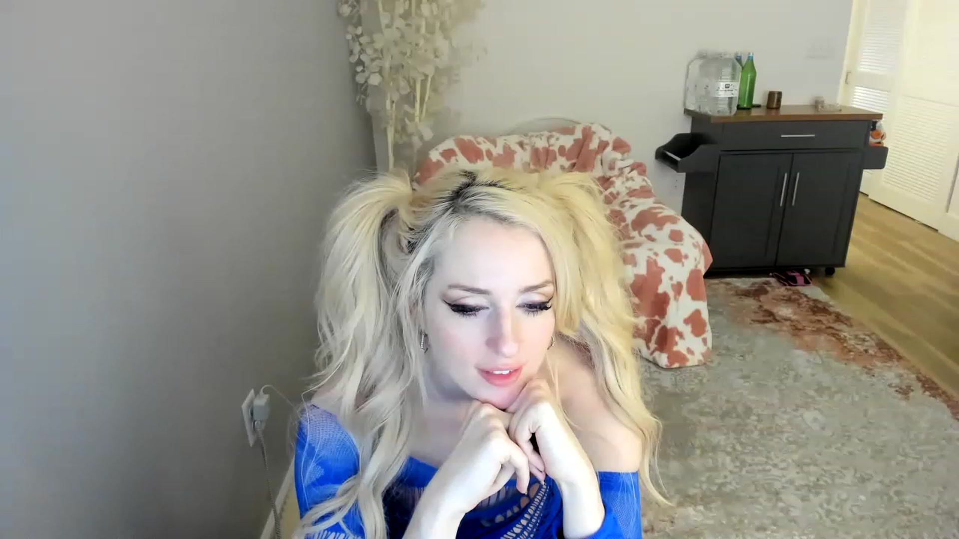 Gallery image thumbnail from BIG_COCKcuck's myfreecams stream on, 12/27/2022, 13:24 image 8 of 20