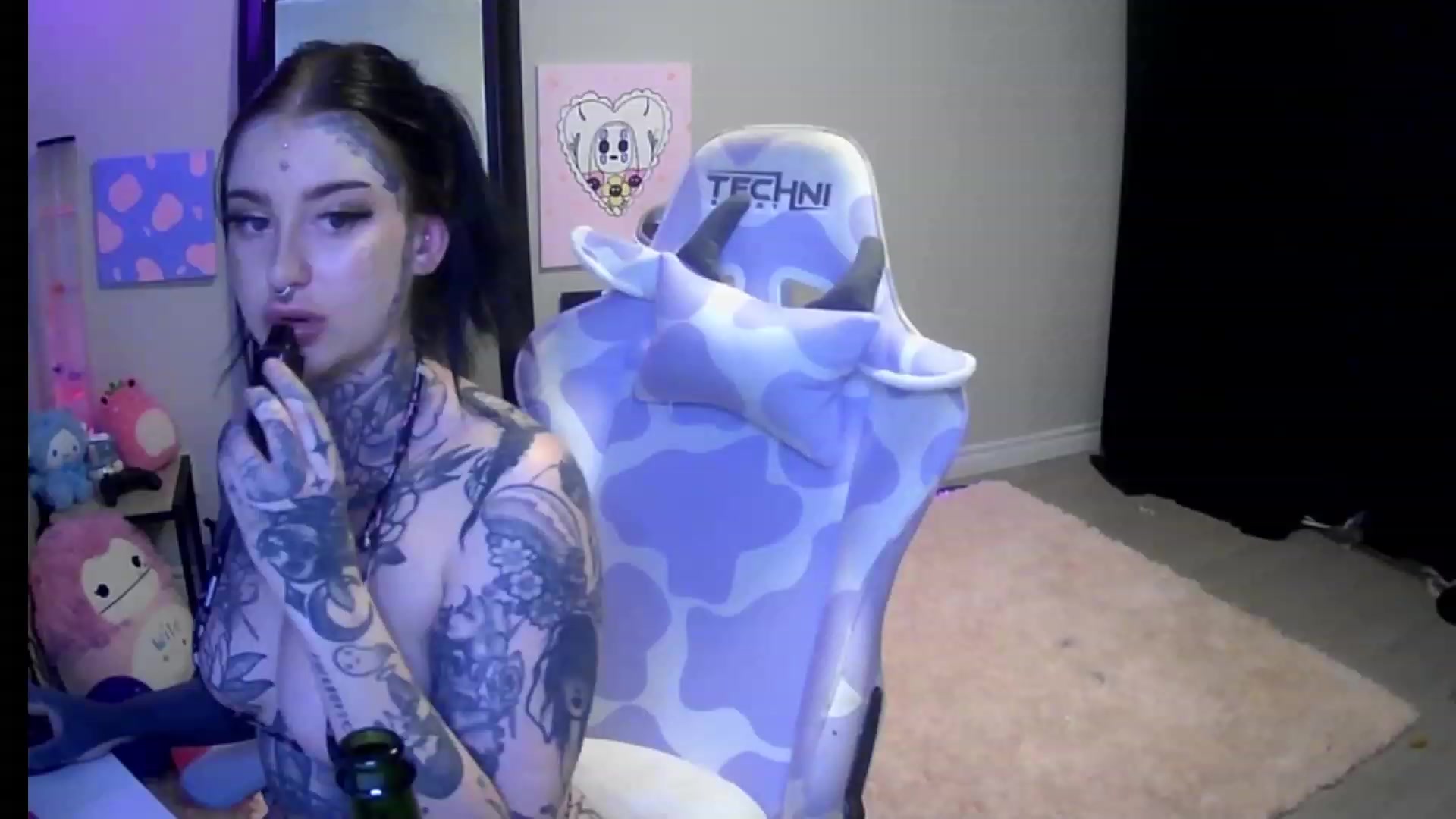 Gallery image thumbnail from BIRTHDAYBAMBI's myfreecams stream on, 06/25/2023, 04:20 image 1 of 20