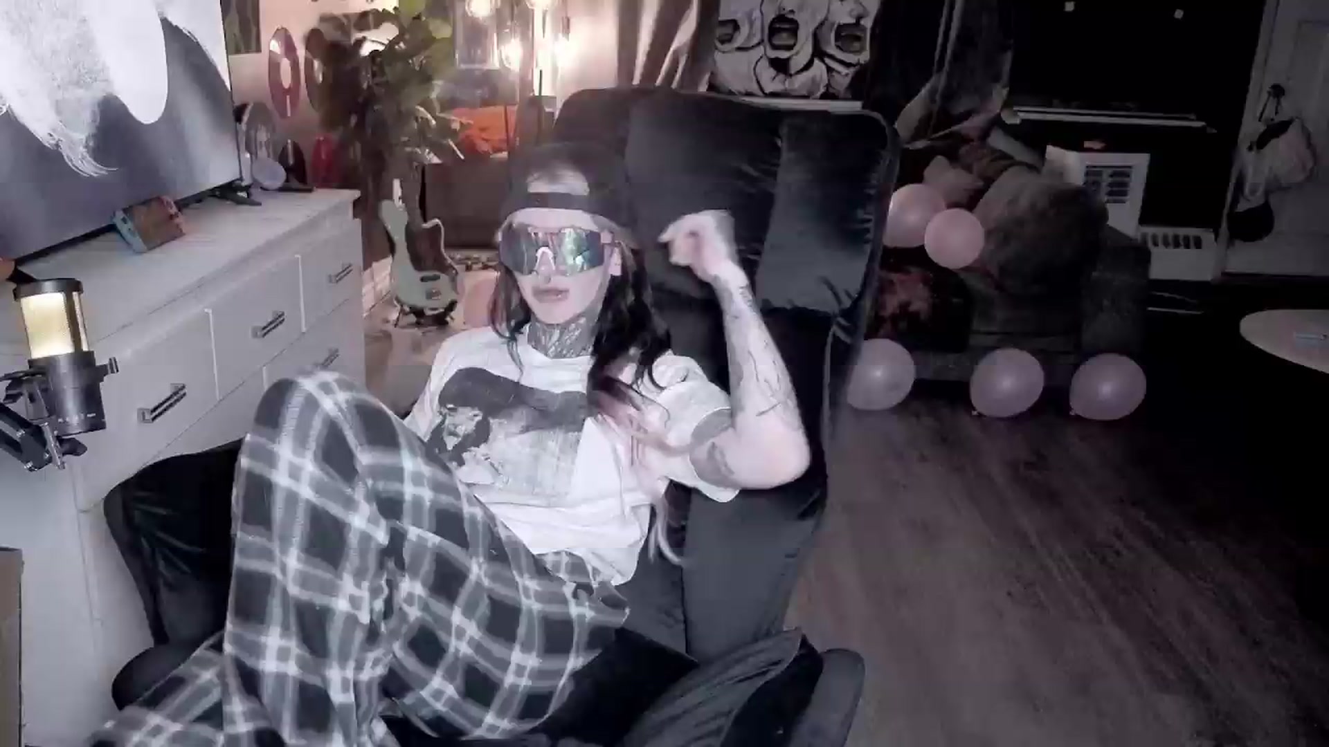 Gallery image thumbnail from BIRTHDAYBAMBI's myfreecams stream on, 06/25/2026, 03:06 image 12 of 20