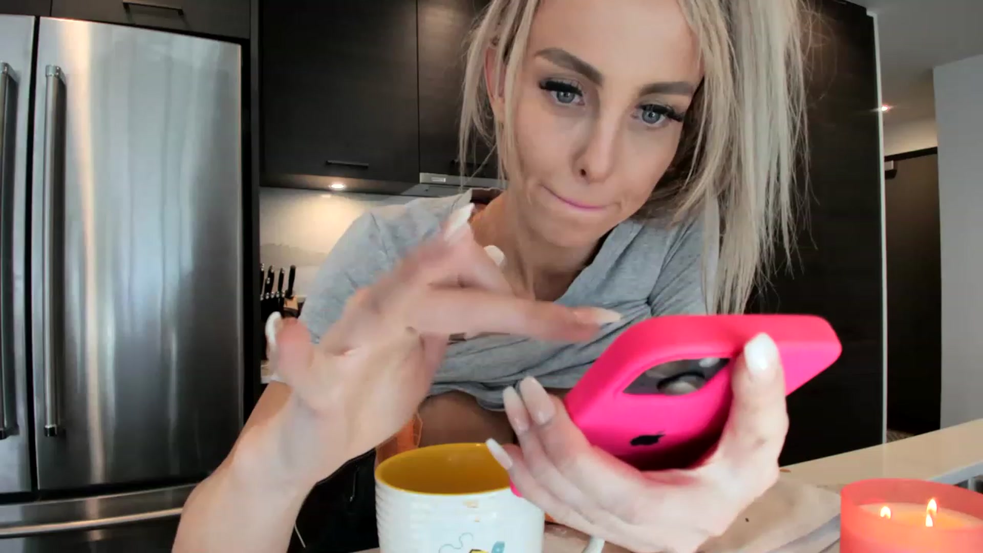 Gallery image thumbnail from BIRTHDAYBOOTS's myfreecams stream on, 04/06/2023, 22:54 image 2 of 20