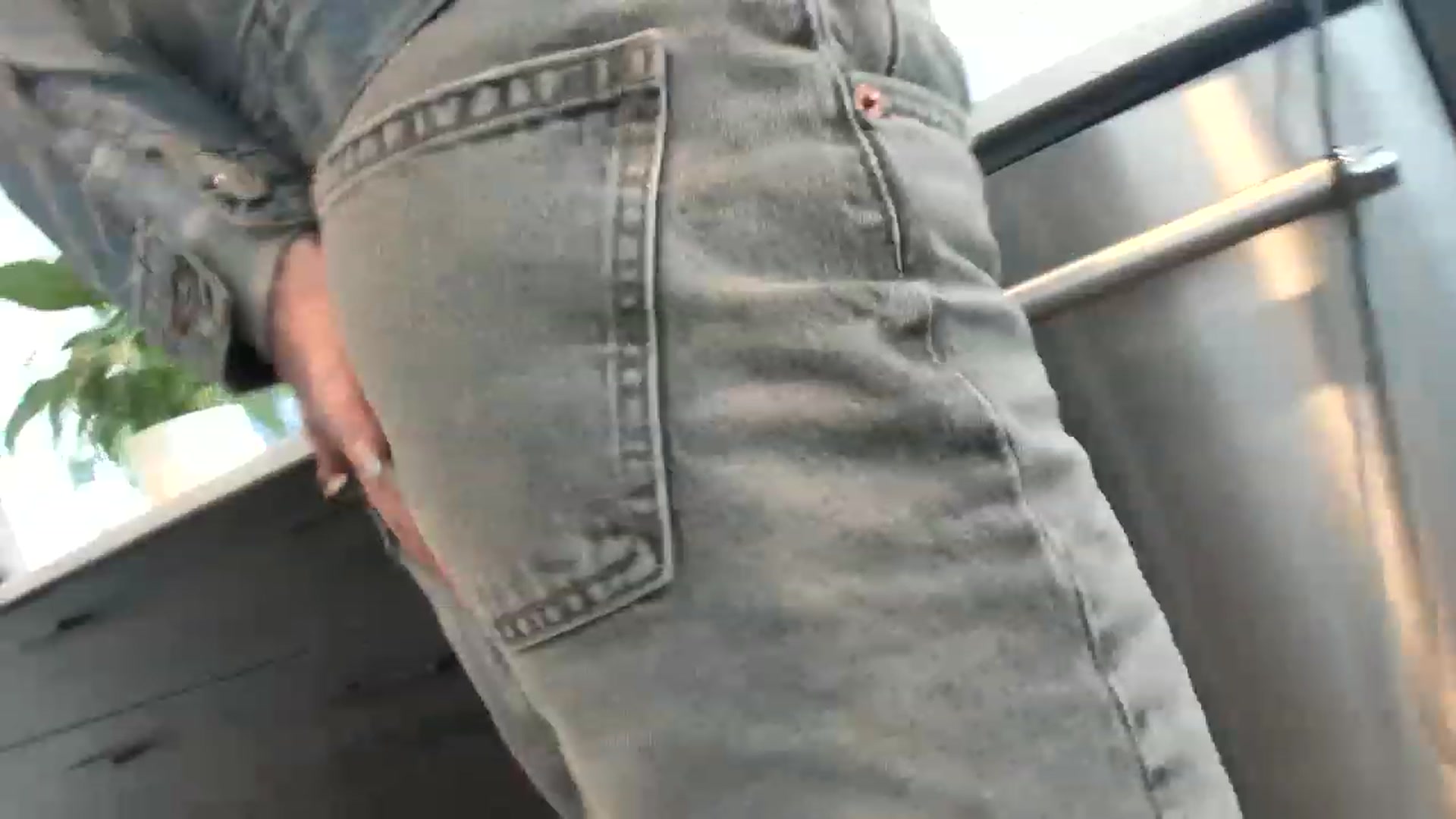 Gallery image thumbnail from BIRTHDAYBOOTS's myfreecams stream on, 04/07/2023, 19:03 image 15 of 20