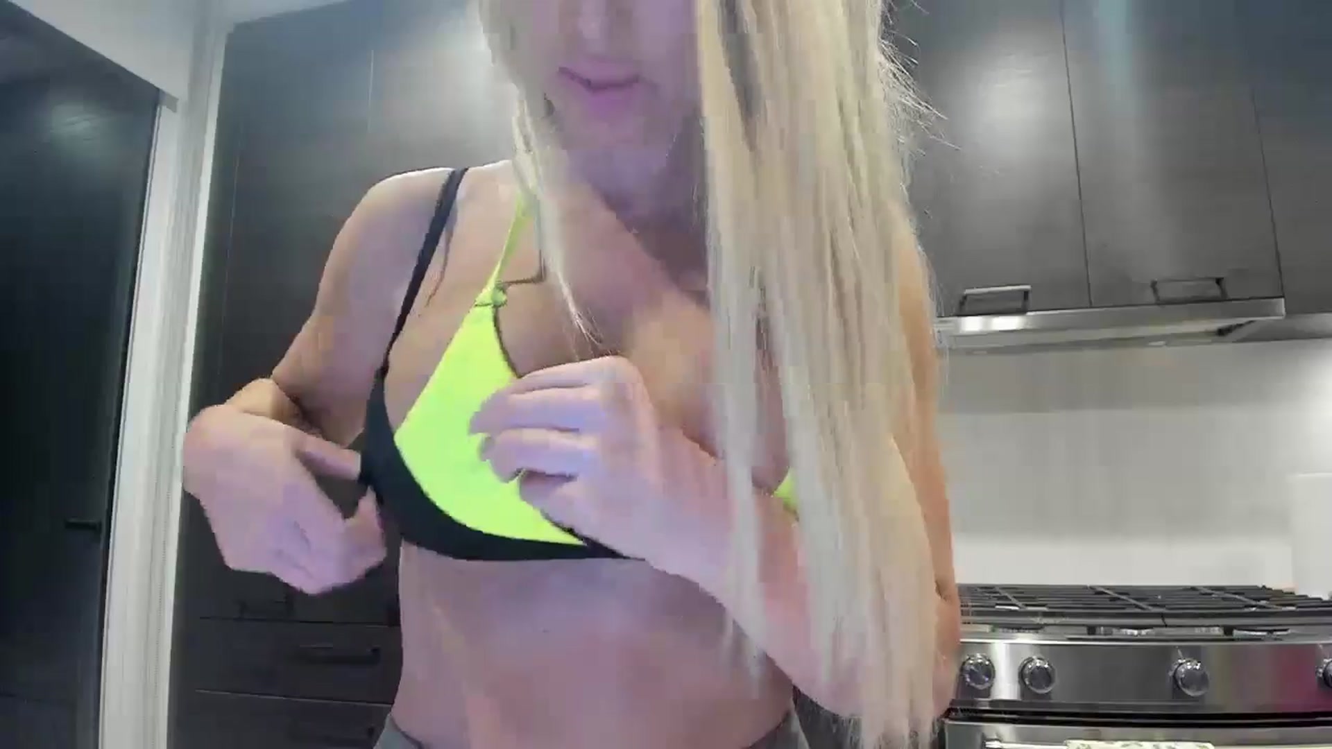 Gallery image thumbnail from BIRTHDAYBOOTS's myfreecams stream on, 04/05/2025, 04:18 image 9 of 20