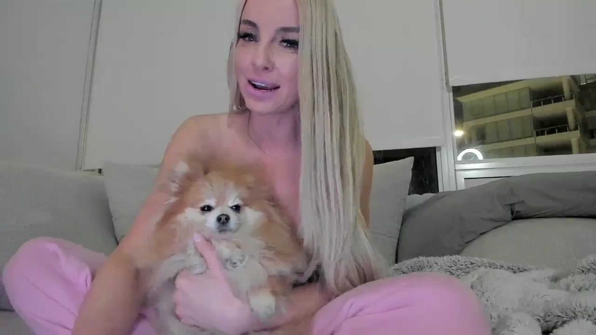 Gallery image thumbnail from BIRTHDAYBOOTS's myfreecams stream on, 04/06/2025, 04:06 image 17 of 20