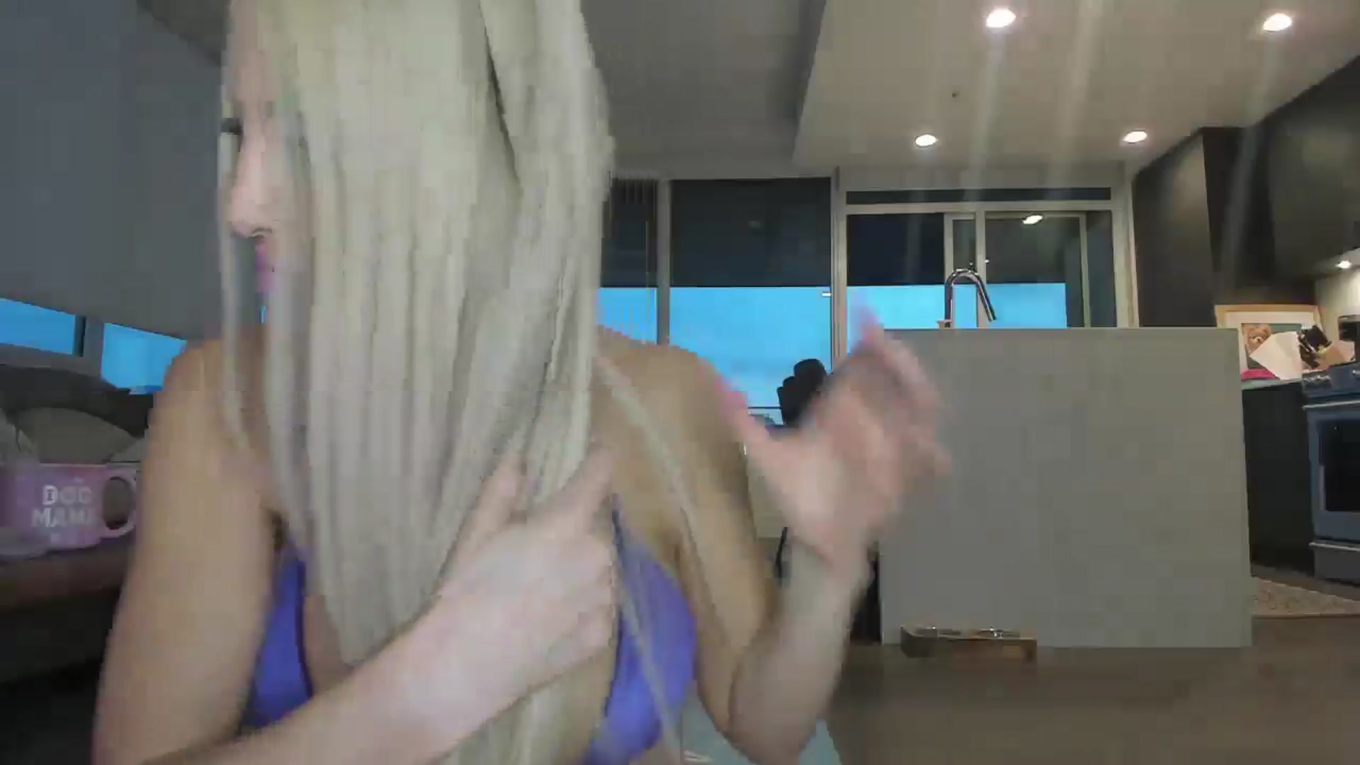 Gallery image thumbnail from BIRTHDAYBOOTS's myfreecams stream on, 04/15/2025, 03:52 image 10 of 20