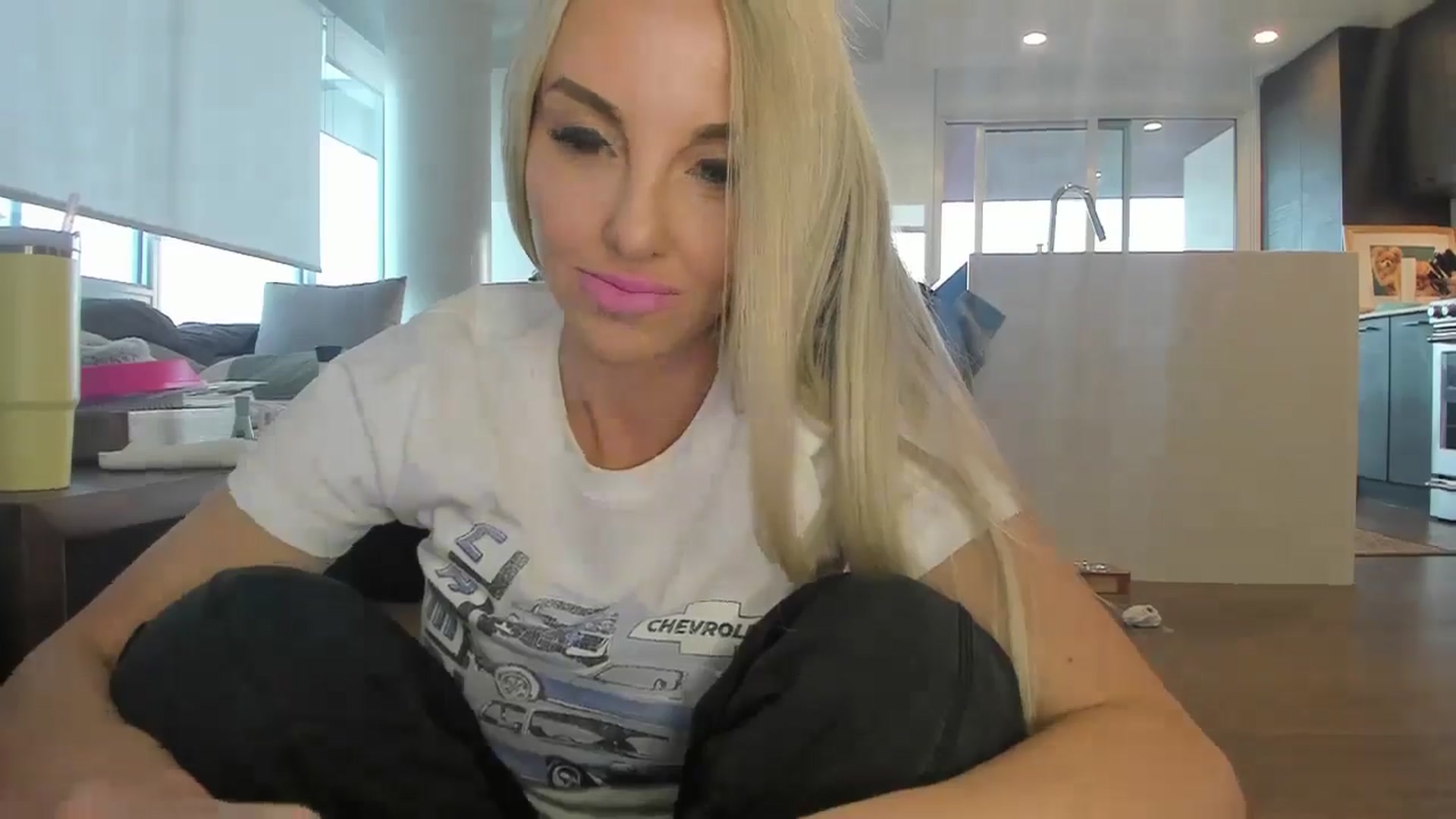 Gallery image thumbnail from BIRTHDAYBOOTS's myfreecams stream on, 04/18/2025, 03:31 image 2 of 20