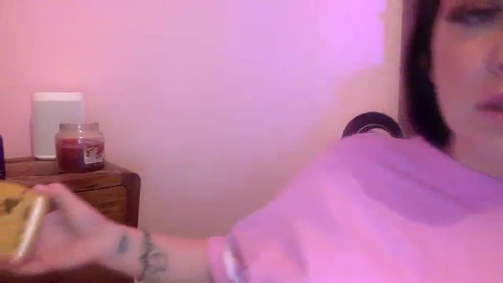Gallery image thumbnail from BIRTHDAYPANDA's myfreecams stream on, 11/19/2023, 17:15 image 4 of 20