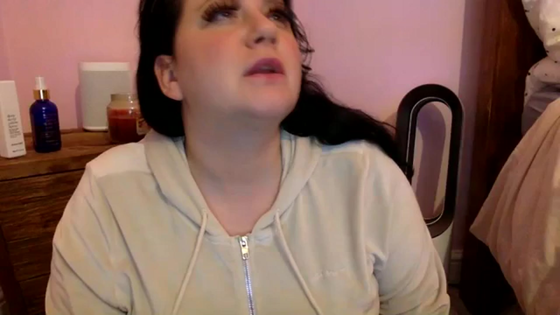 Gallery image thumbnail from BIRTHDAYPANDA's myfreecams stream on, 11/19/2023, 20:48 image 14 of 20